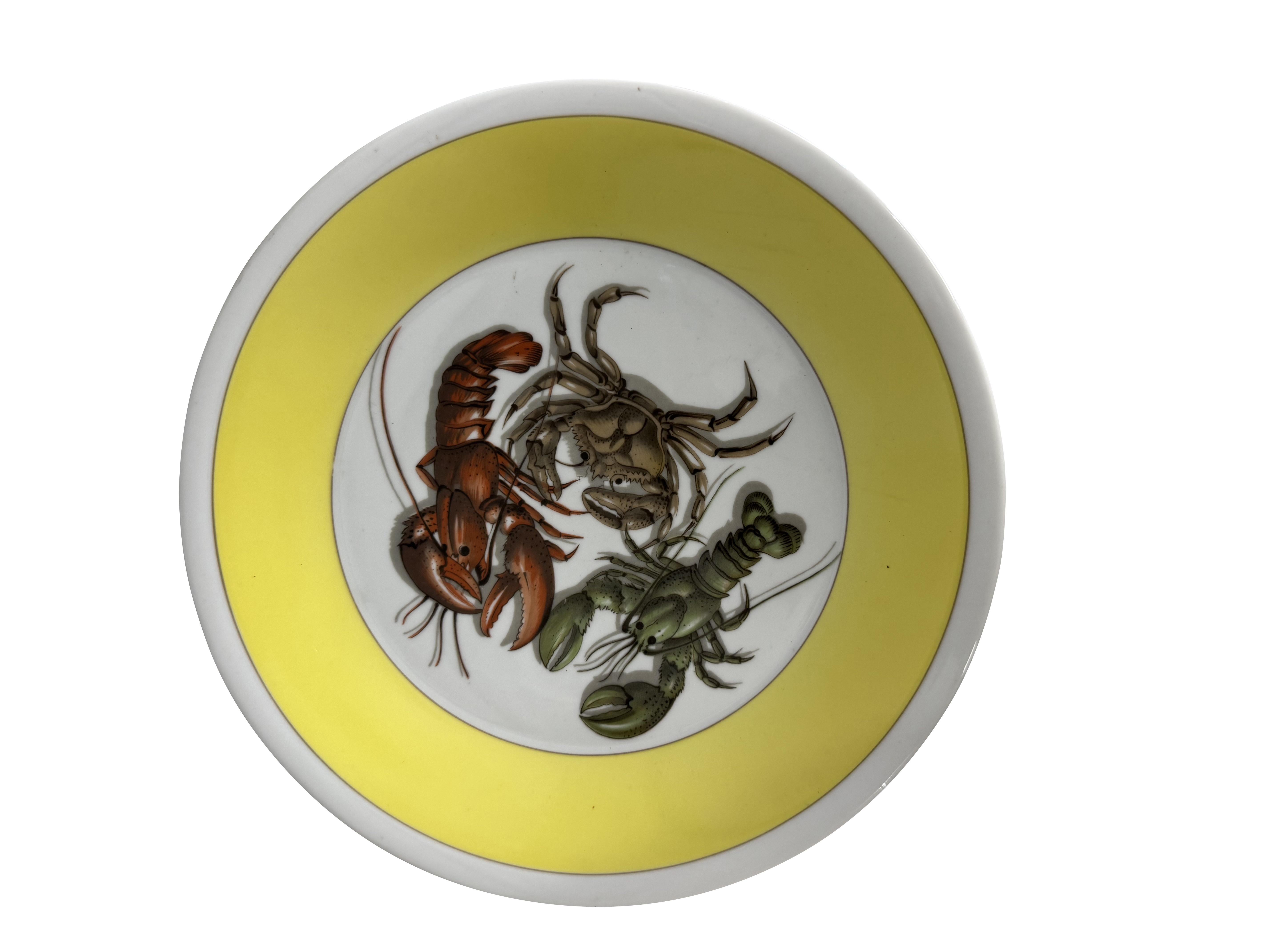 Hand-Painted Set of Mottahedah Shellfish Plates and Matching Platter For Sale