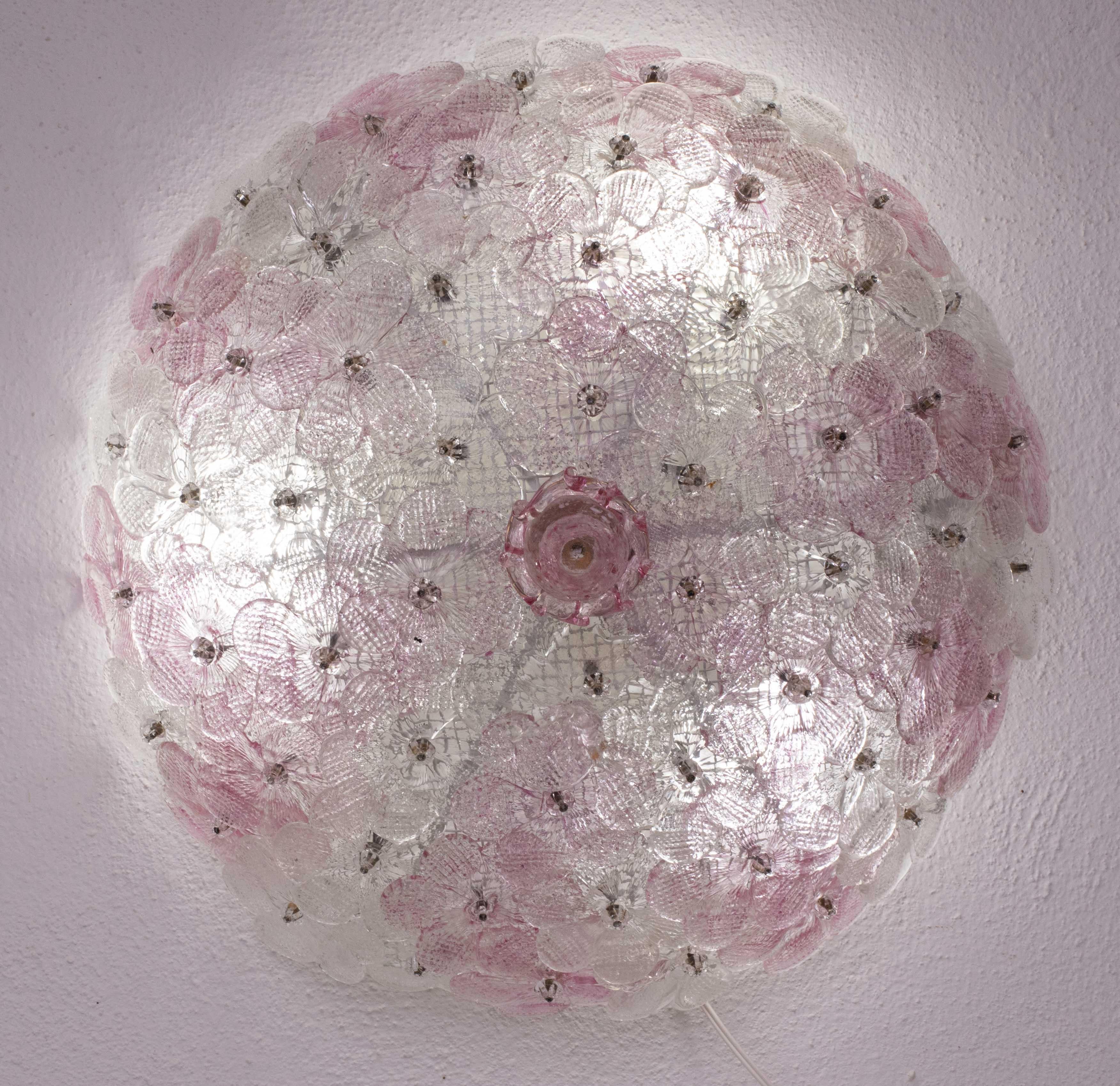 Fine XX secolo Set di plafoniere e 2 applique di Murano Fiore rosa di Seguso, 1970 in vendita