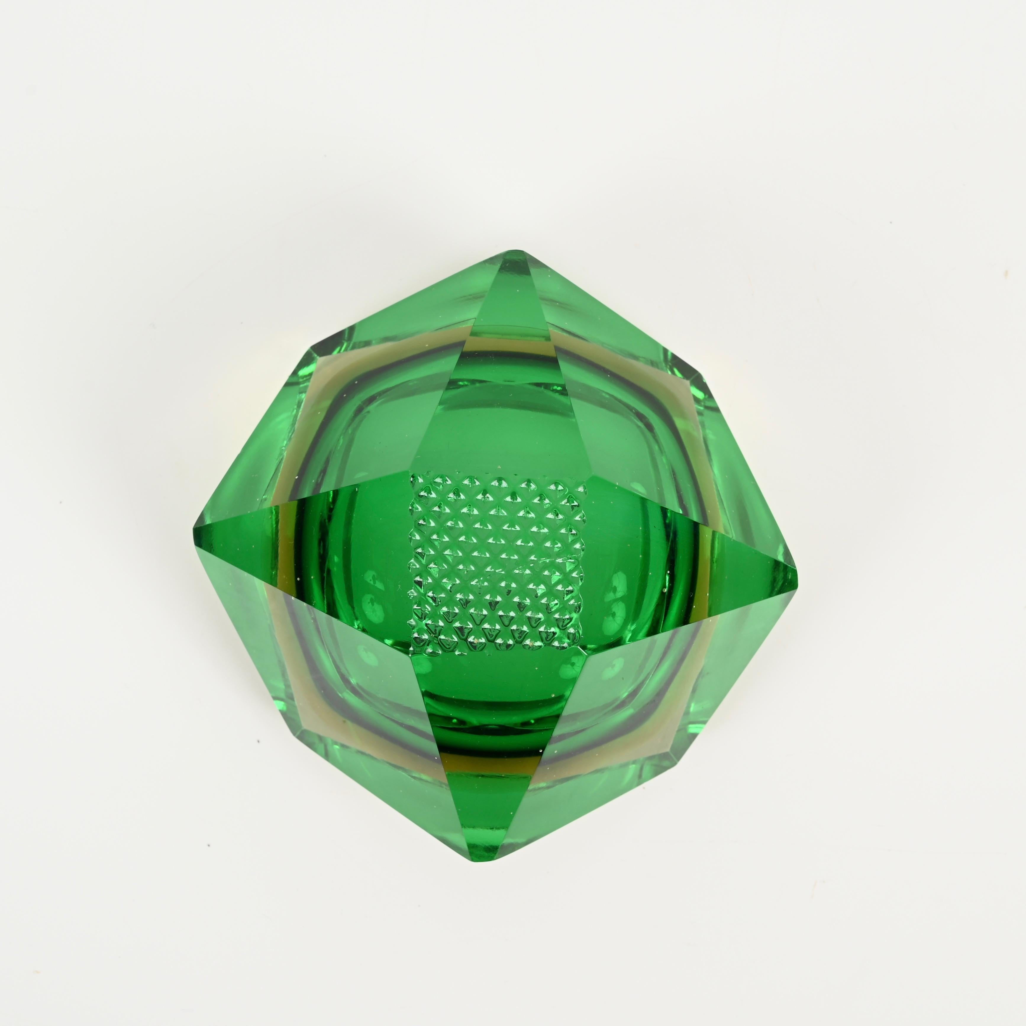 Juego de Cristal Decorativo de Murano en Rojo y Verde Sommerso Multifacetado, Italia años 60 en venta 3