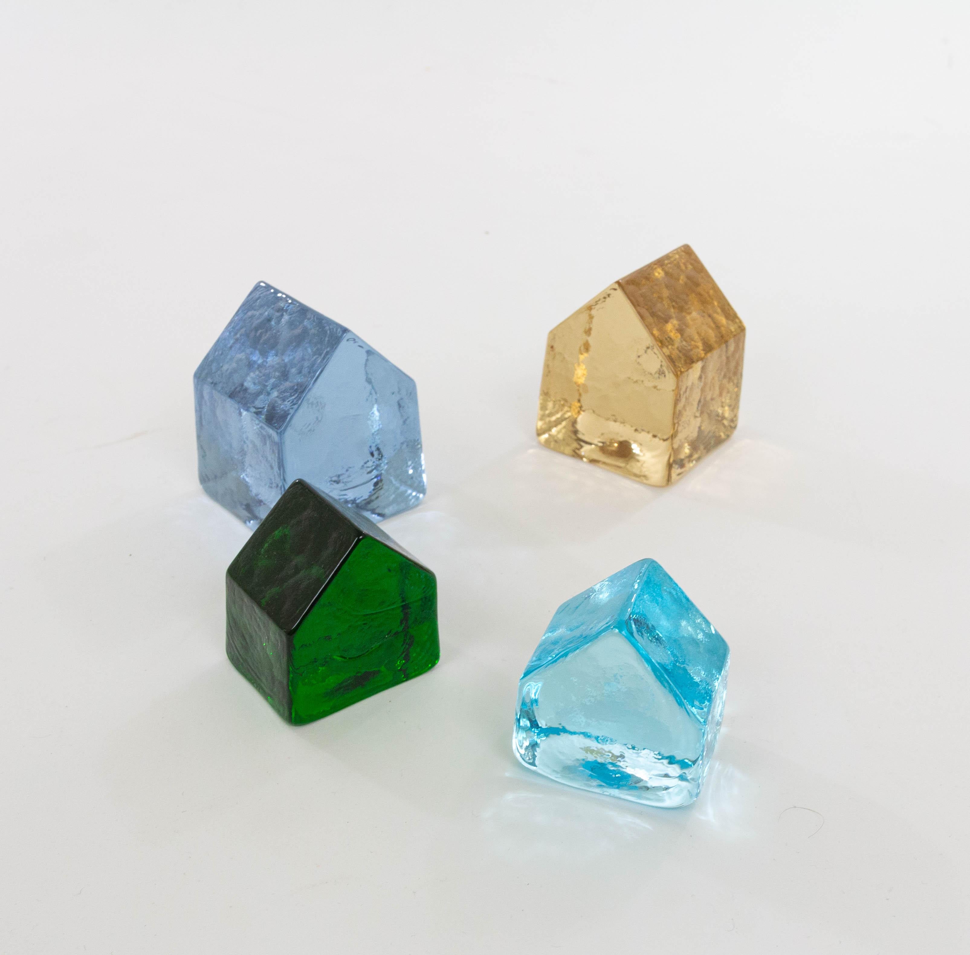 Carlo Nason a conçu ces objets dans les années 1970 pour V.I.Ine, la société de son père Vincenzo Nason.

Elles sont fabriquées en verre de Murano et se déclinent en quatre couleurs éclatantes. Les pièces peuvent être utilisées comme objets