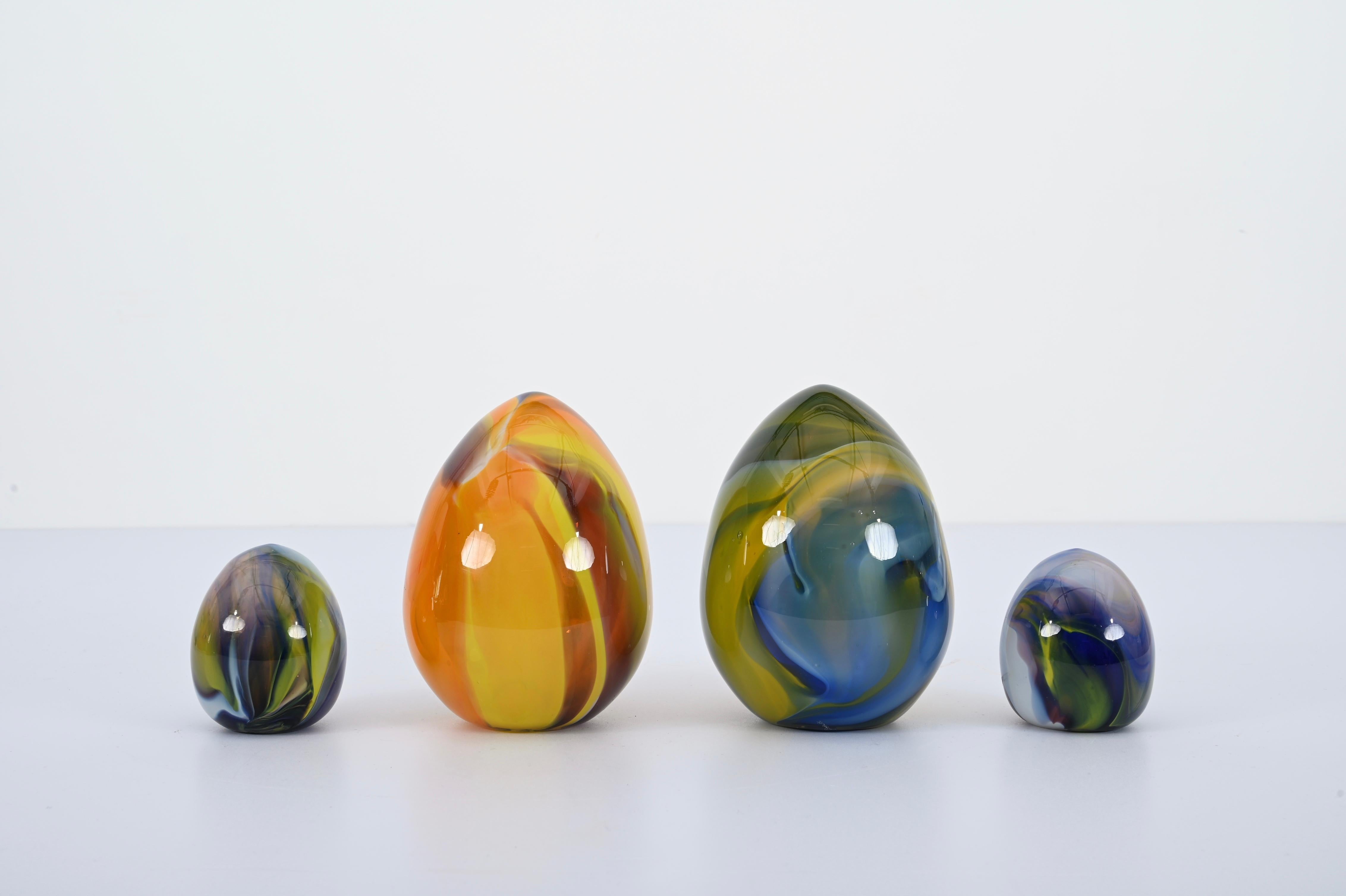 Mid-Century Modern Set of Murano Hand-Blown Colored Glass Eggs, by Archimede Seguso, Italy, 1970s For Sale