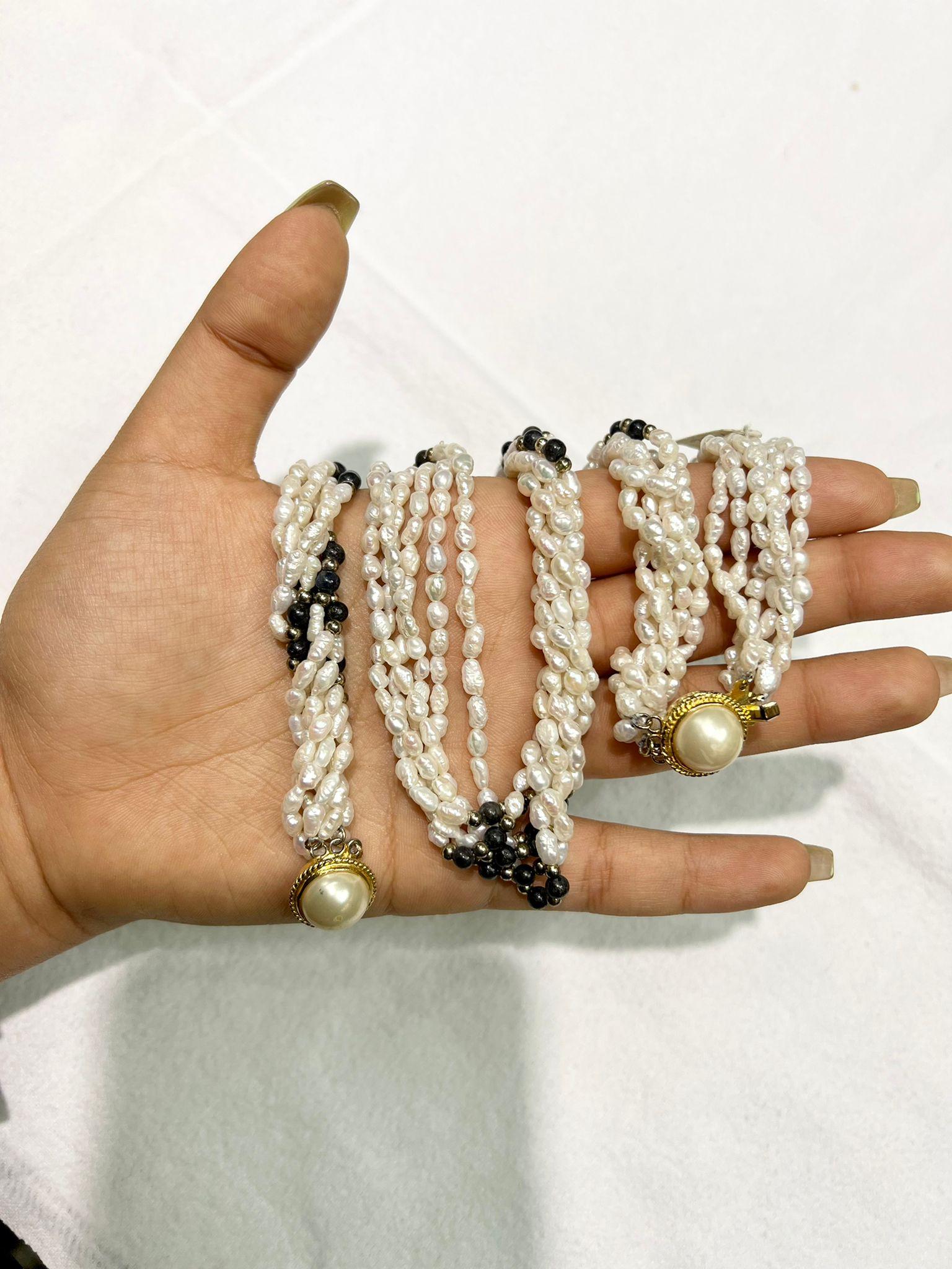 Set of Necklace and Bracelet Freshwater Pearls with Mabe Pearl Clasp Necklace 2 For Sale 3