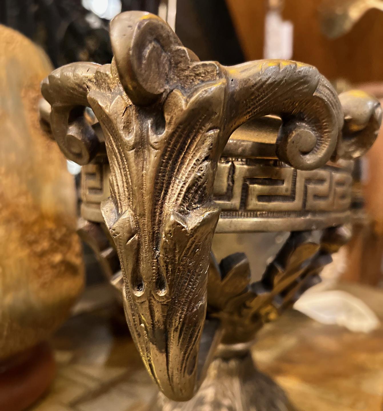 20ième siècle Ensemble de cache-pots néoclassiques en bronze en vente