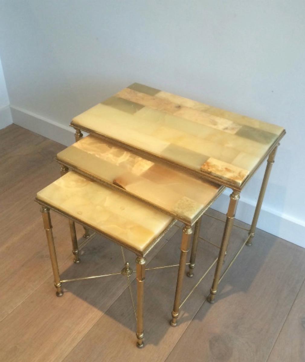 European Set of Neoclassical Nesting Tables with Onyx Tops, French, circa 1940 For Sale