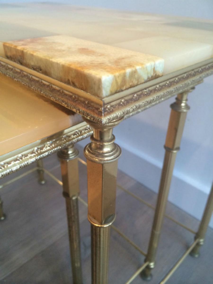 Brass Set of Neoclassical Nesting Tables with Onyx Tops, French, circa 1940 For Sale