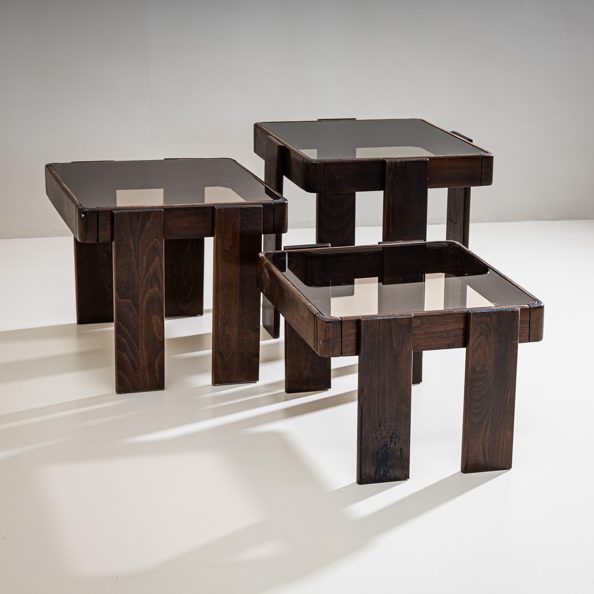 Set of Nesting Tables, Attributed to Gianfranco Frattini, Italy In Good Condition For Sale In New York, NY