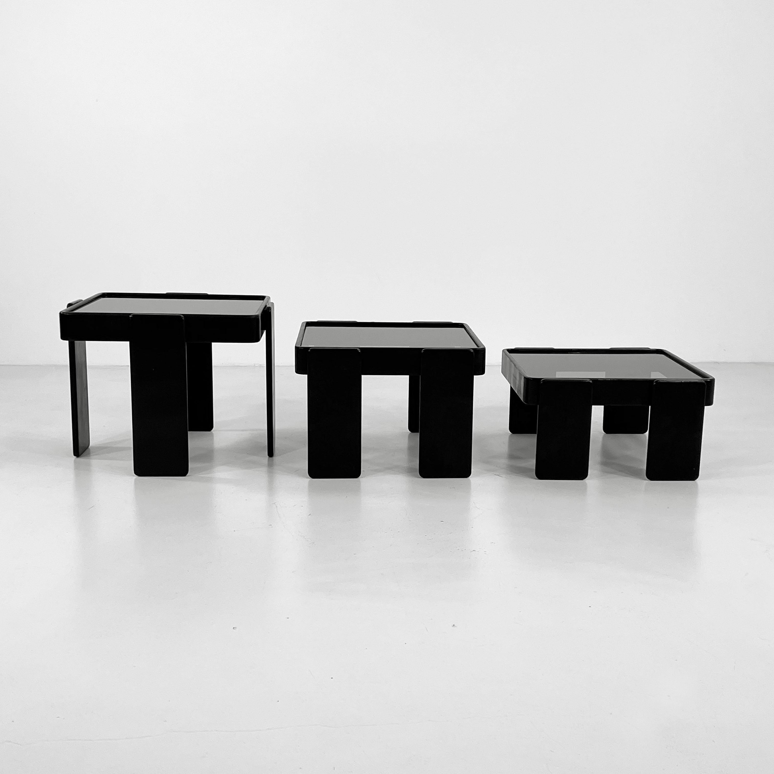 Set of Nesting Tables by Gianfranco Frattini for Cassina, 1970s In Good Condition For Sale In Ixelles, Bruxelles