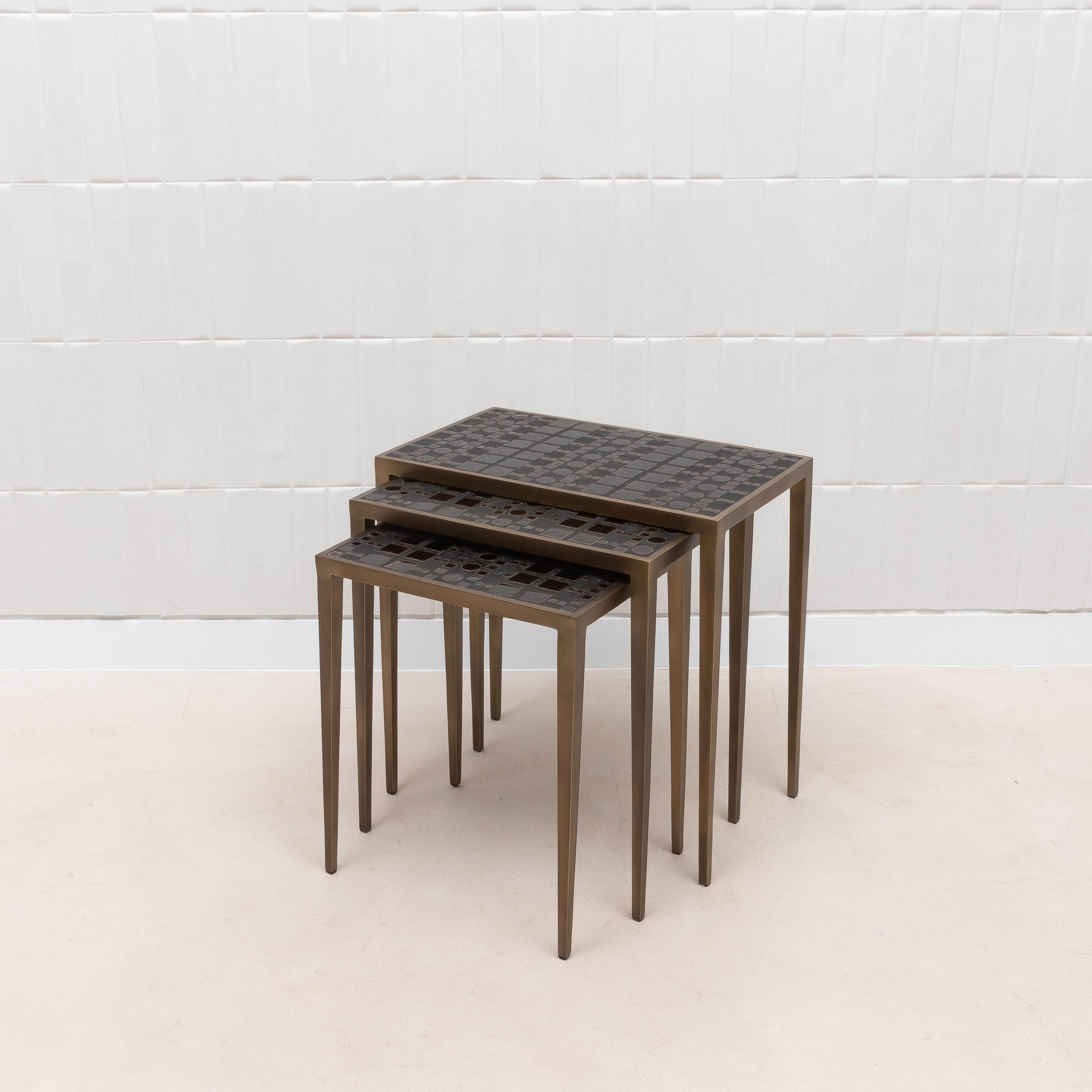 Set of Nesting Tables in Black Shagreen and Pen Shell with Brass by R&Y Augousti For Sale 7
