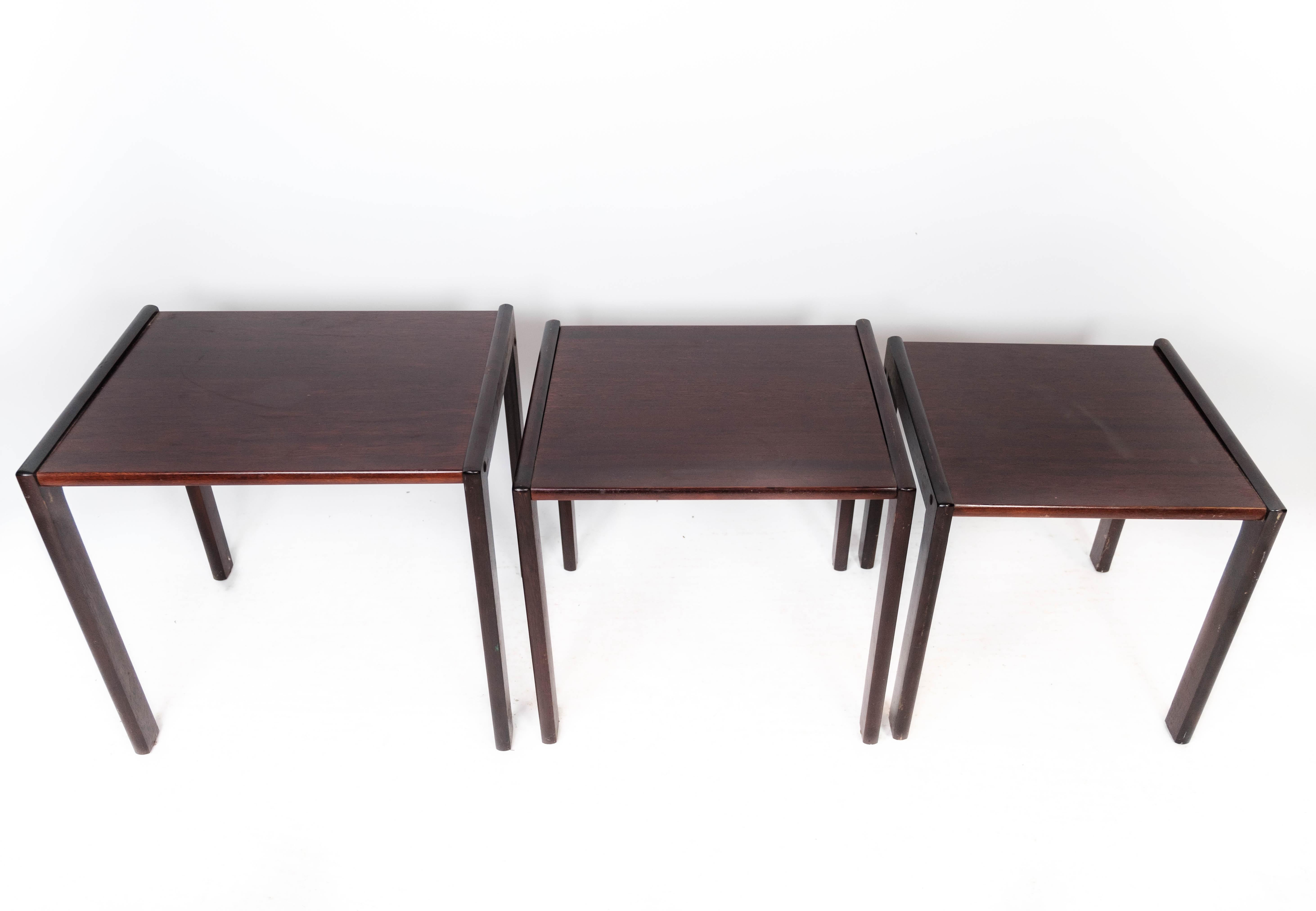 Set of Nesting Tables in Dark Wood of Danish Design from the 1960s For Sale 4