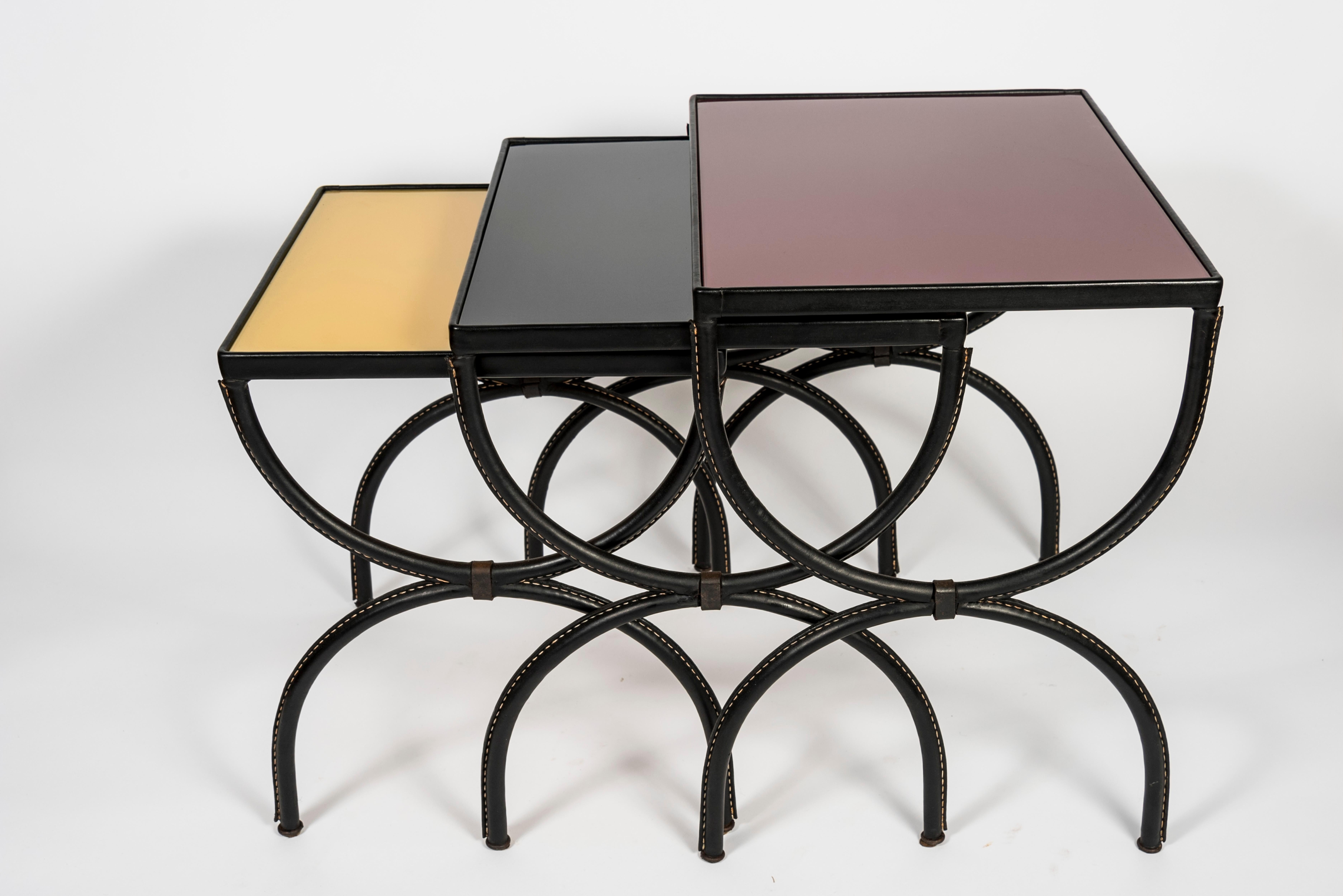 Set of Nesting Tables in Stitched Leather by Jacques Adnet In Good Condition In Bois-Colombes, FR