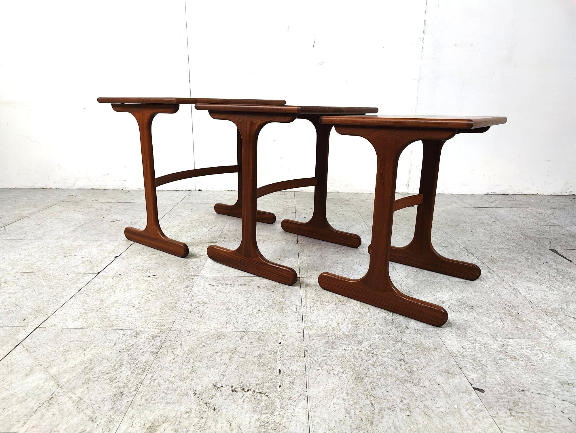Set of nesting tables in teak by G-plan For Sale 2