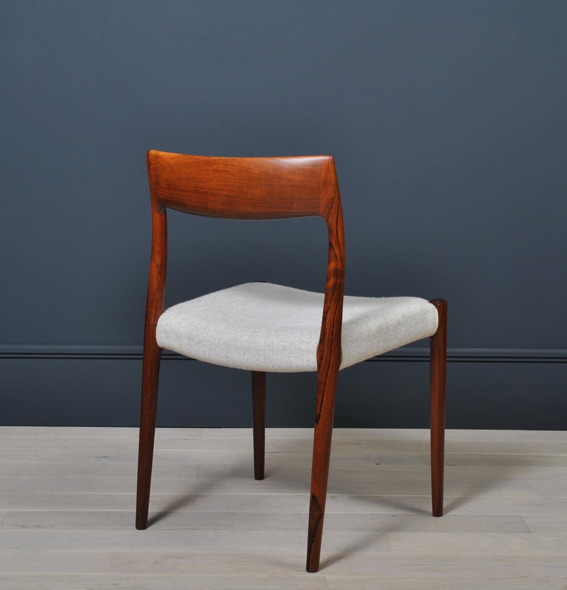 Set of Niels O. Moller Rosewood Dining Chairs, Model 77 In Good Condition In London, GB