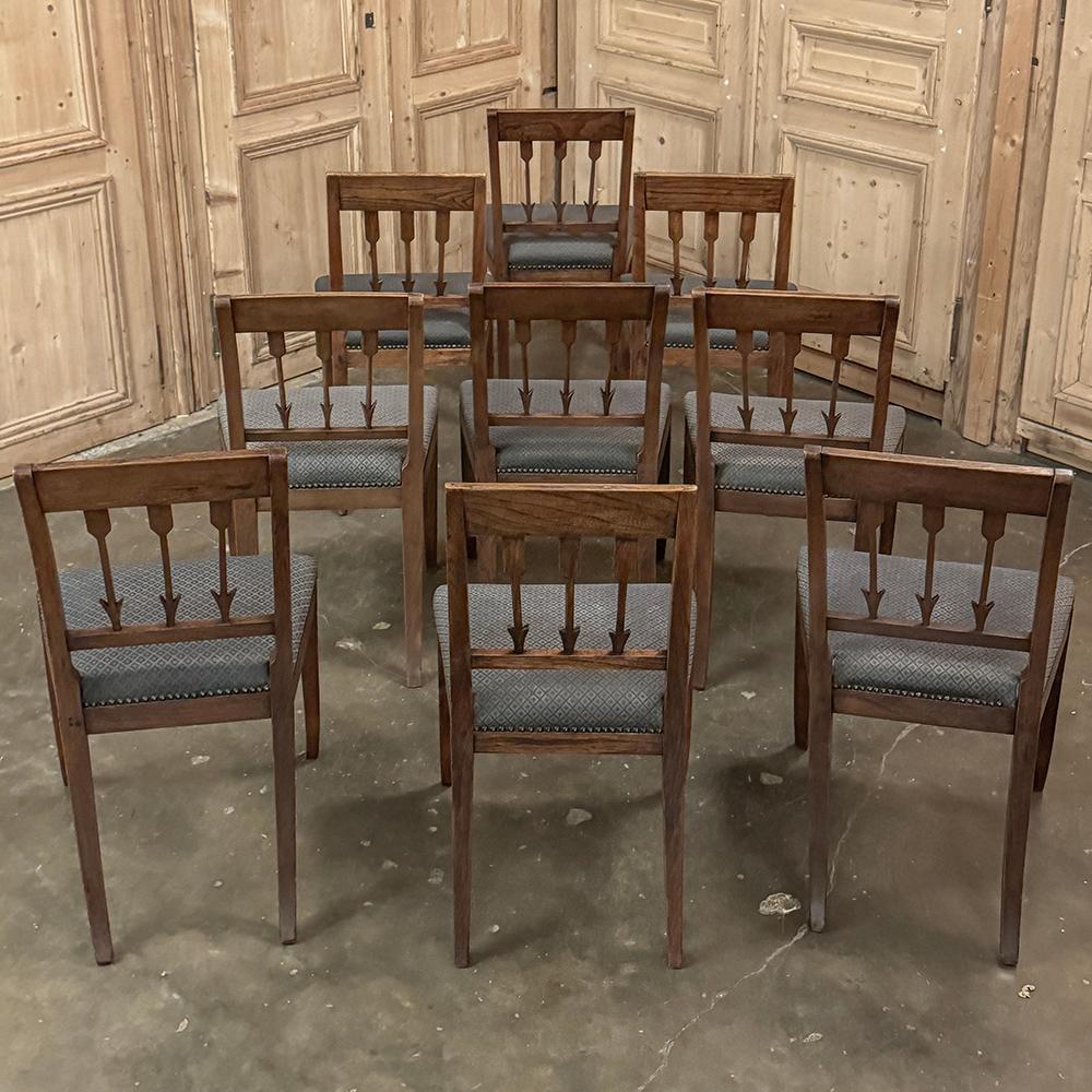 Set of Nine 18th Century French Directoire Dining Chairs Hecho a mano en venta