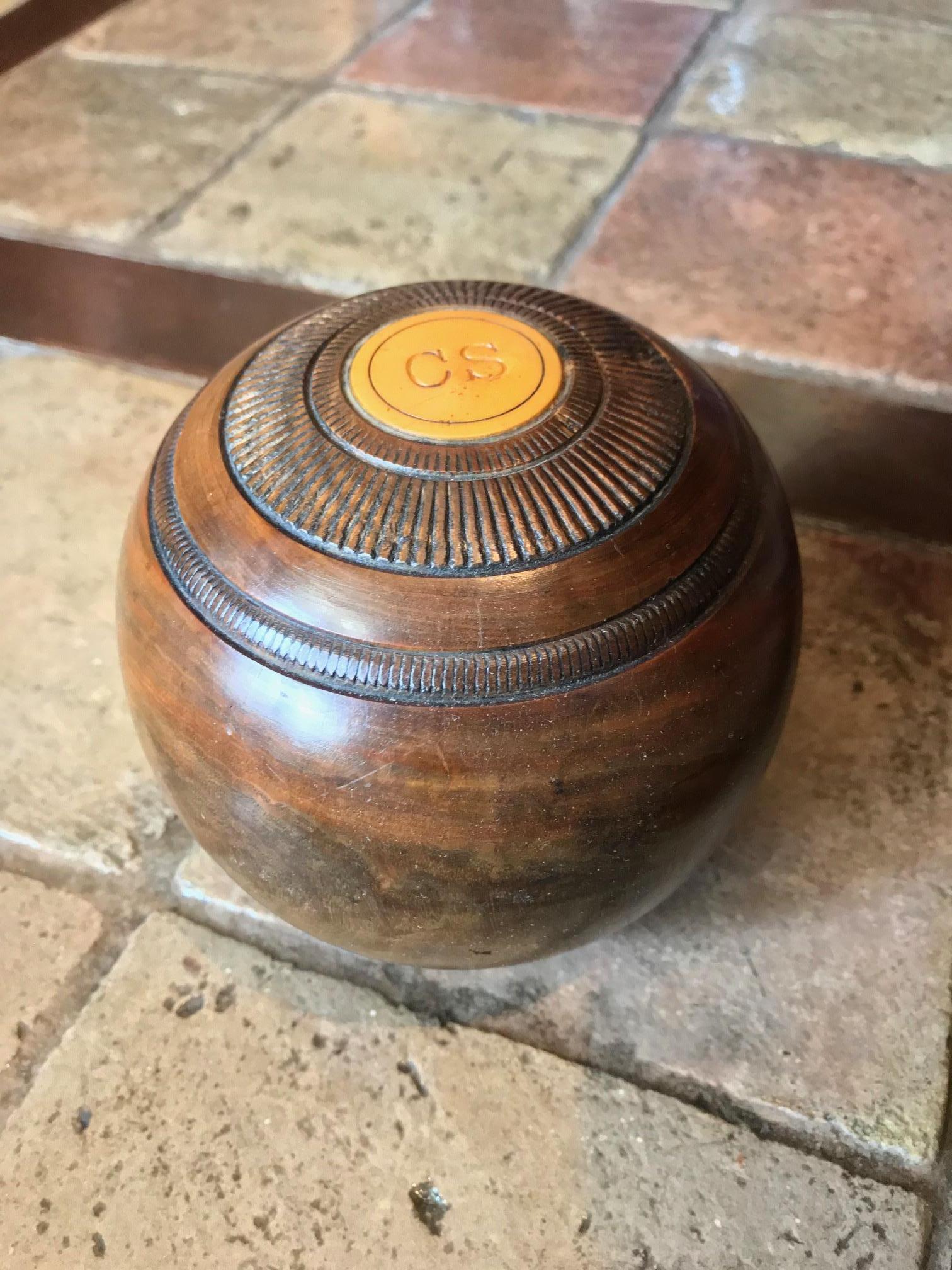 Lot de 9 boules de bowling en bois écossais Antiques Los Angeles décoratives en vente 6