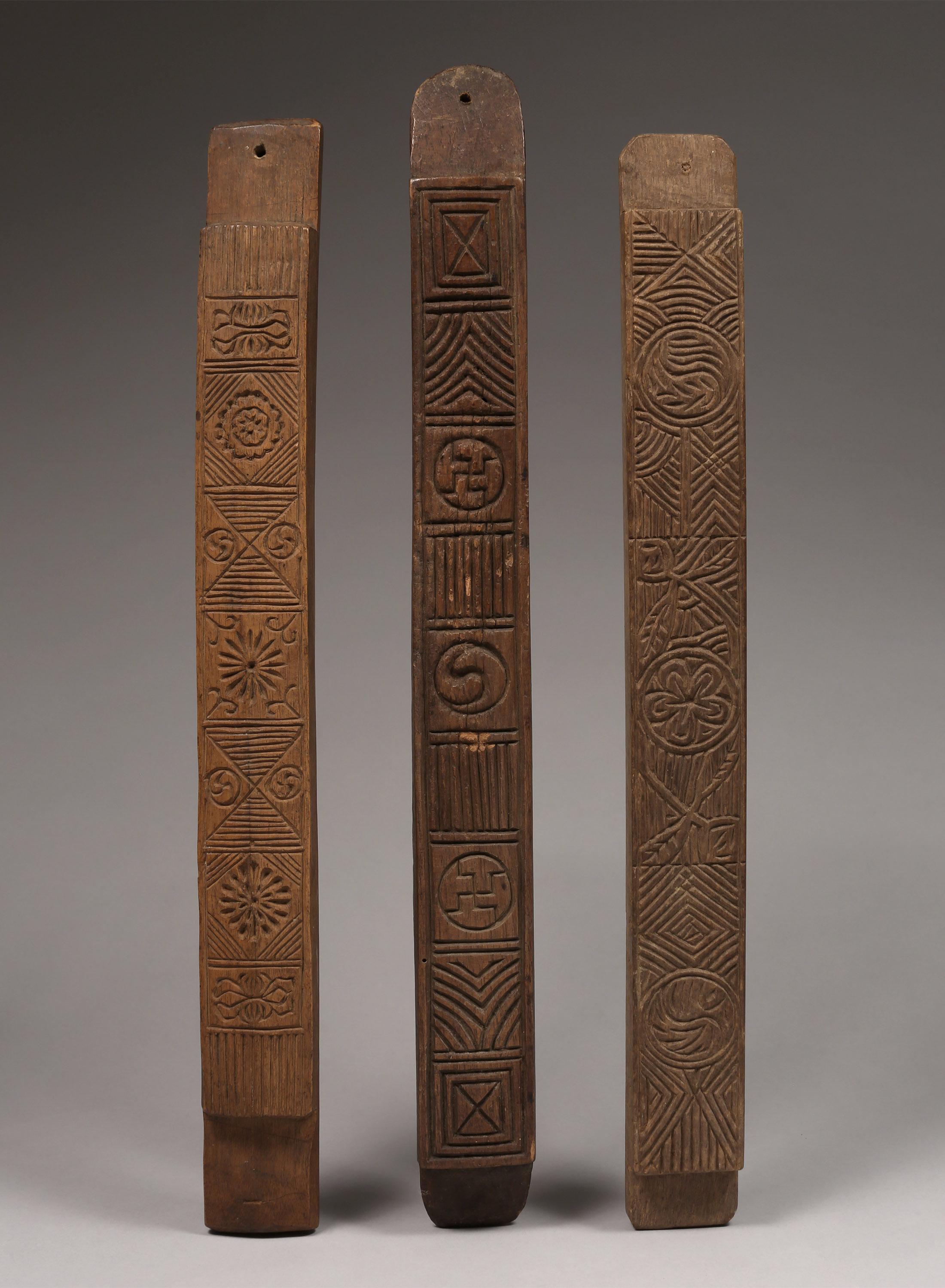 A collection of antique Korean rice cake molds (Ddeoksal), featuring geometric patterns and symbolic imagery. As treasured examples of Korean folk art, these kitchen tools were proudly displayed and used for holidays and special ceremonies.

Set