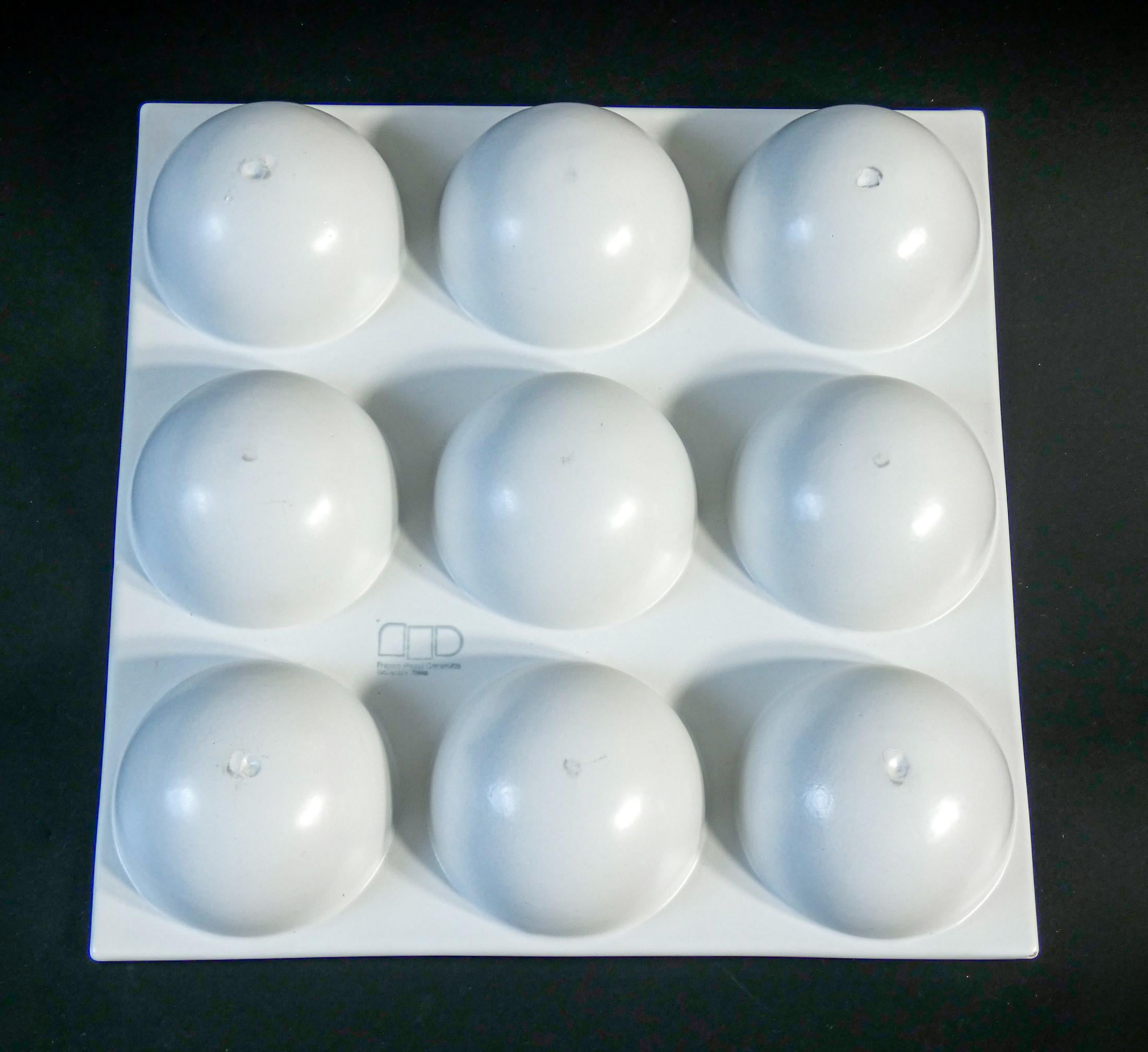 Set of Nine Ceramic Ashtrays on Tray. Design Ambrogio Pozzi for C. Franco Pozzi 6
