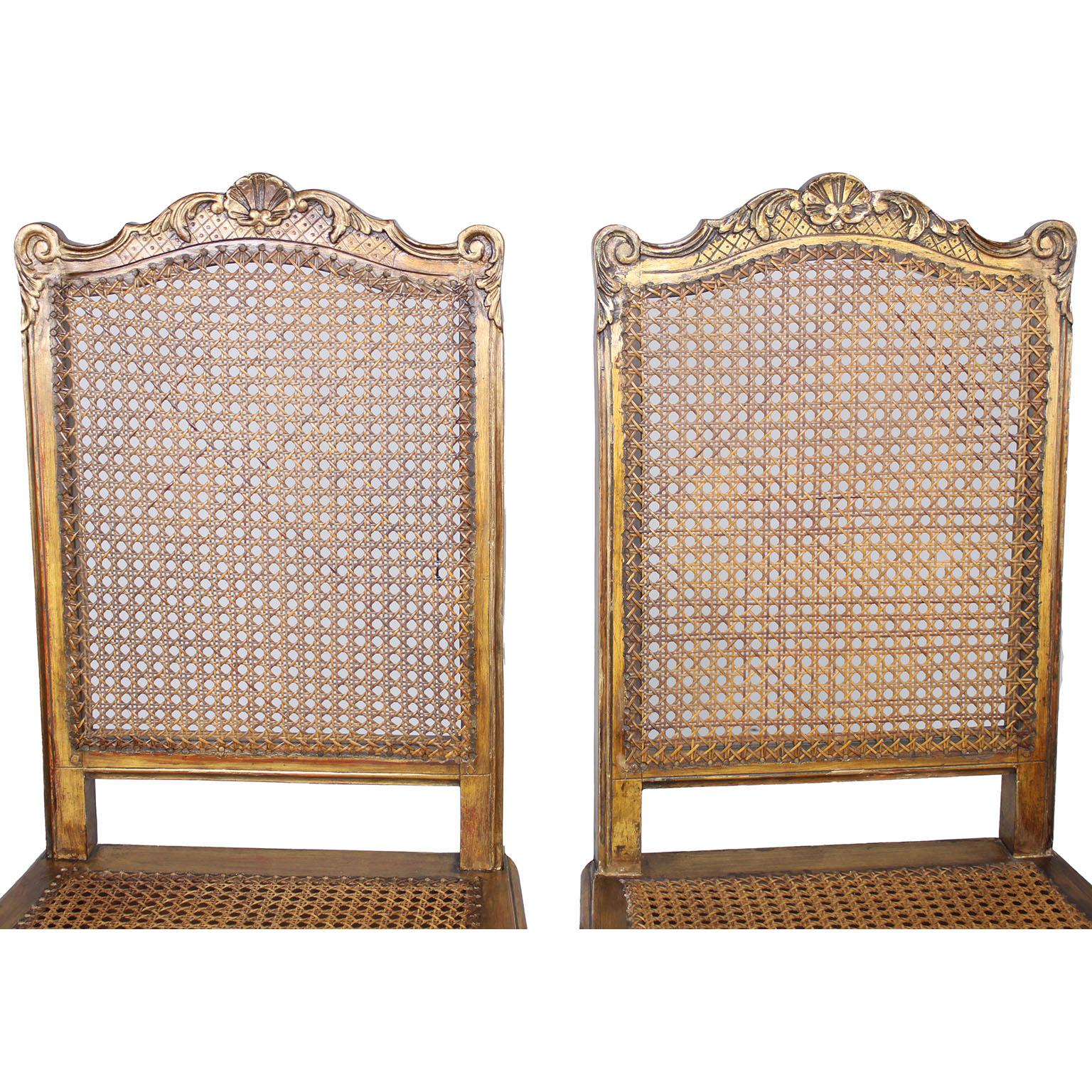 Set di nove sedie da opera francesi del XIX-XX secolo in stile Luigi XV intagliate in legno dorato in vendita 3