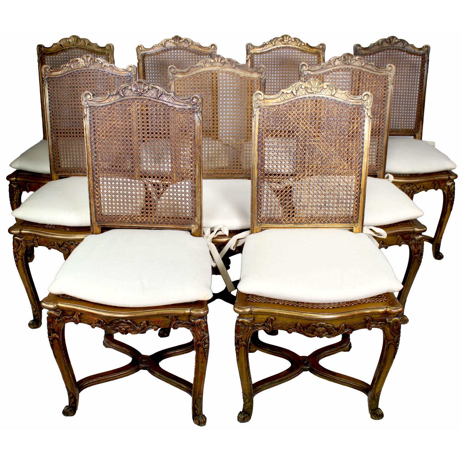 Francese Set di nove sedie da opera francesi del XIX-XX secolo in stile Luigi XV intagliate in legno dorato in vendita