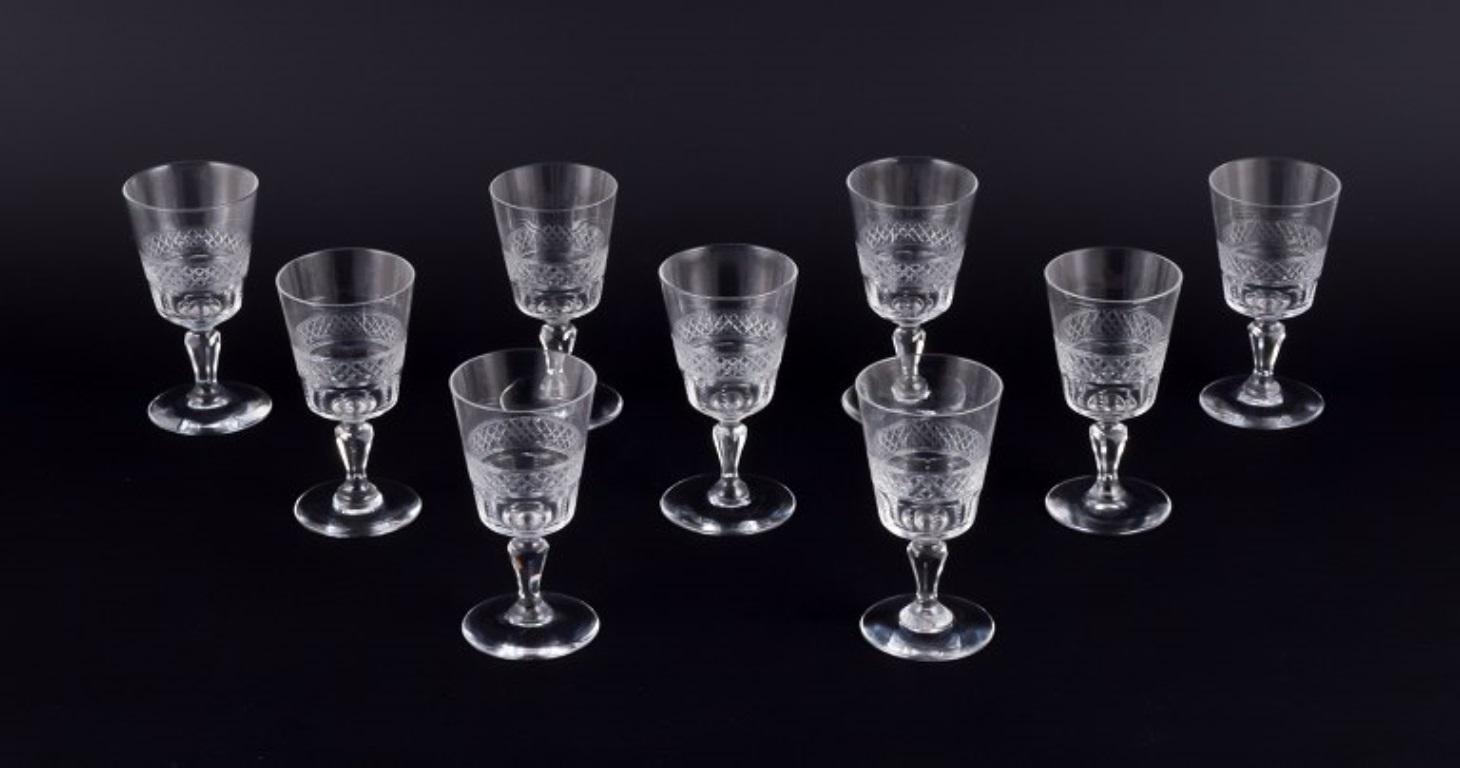 Un set di nove bicchieri da sherry francesi soffiati a bocca in vetro cristallo. Sfaccettato. Realizzato a mano. 
Circa 1900. 
Condizioni perfette. 
Dimensioni: H. H. 11,0 cm x P. 5,5 cm.
