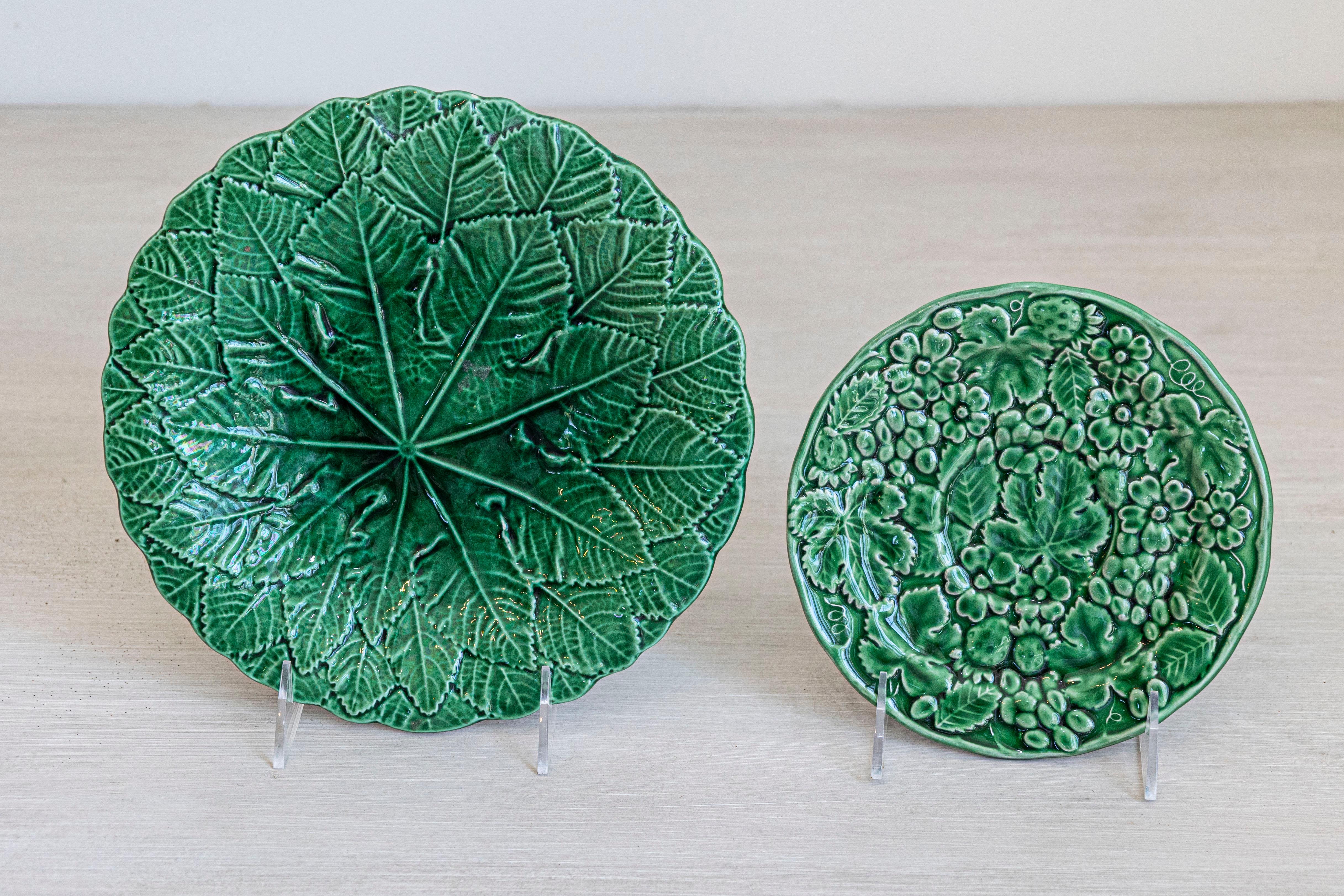 Conjunto de nueve piezas de porcelana esmaltada verde en venta 2