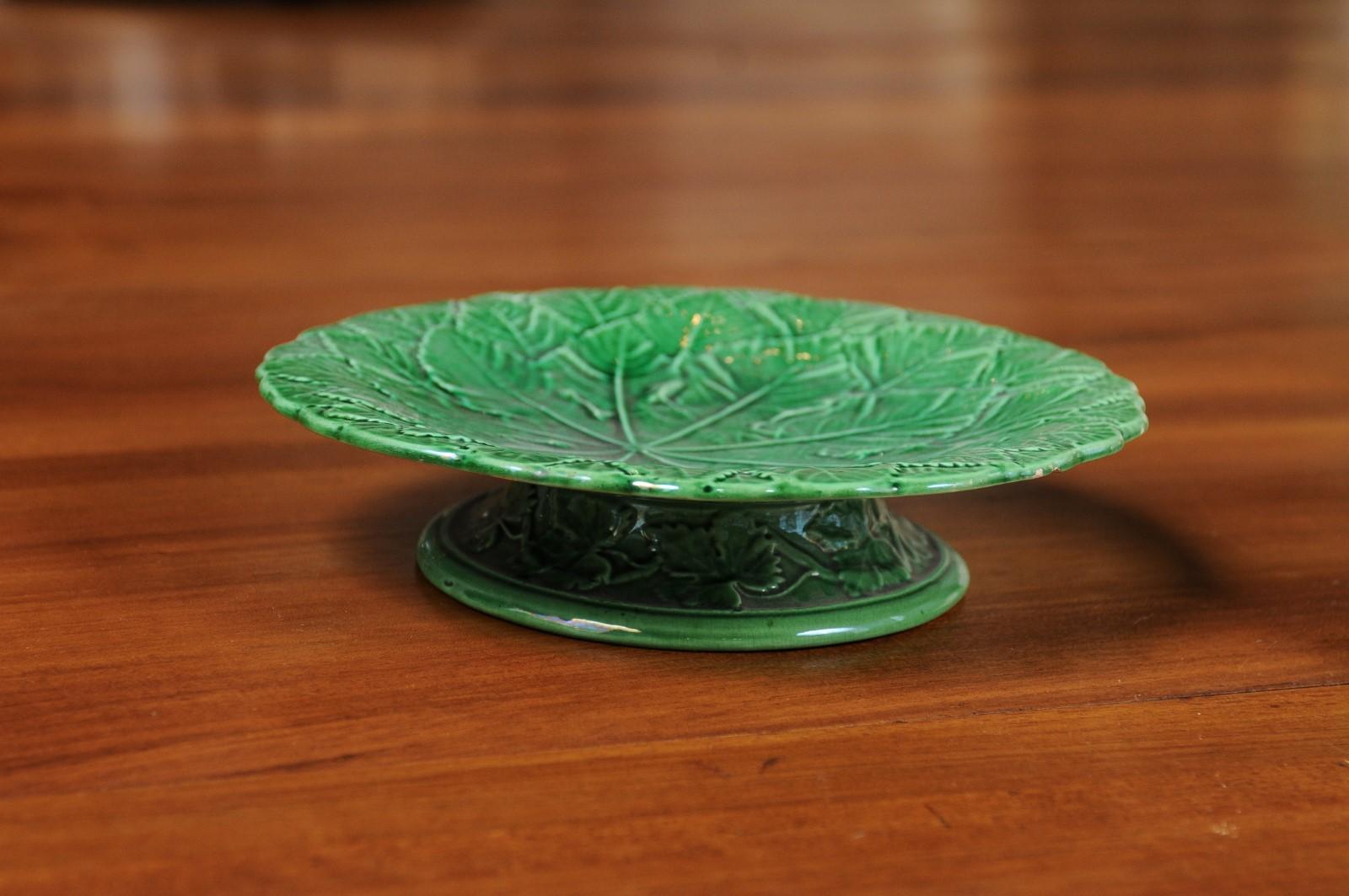 Vernissé Ensemble de neuf pièces en porcelaine émaillée verte - QUATRE DISPONIBLES en vente