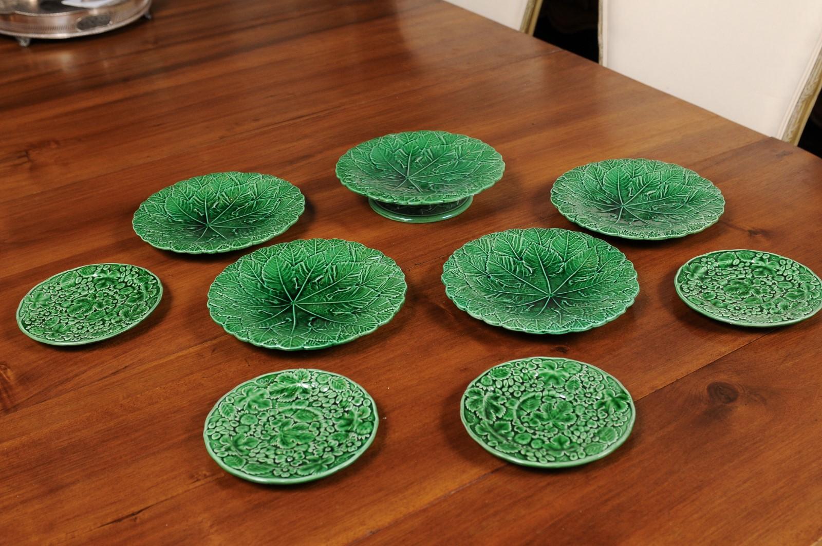 Porcelaine Ensemble de neuf pièces en porcelaine émaillée verte - QUATRE DISPONIBLES en vente