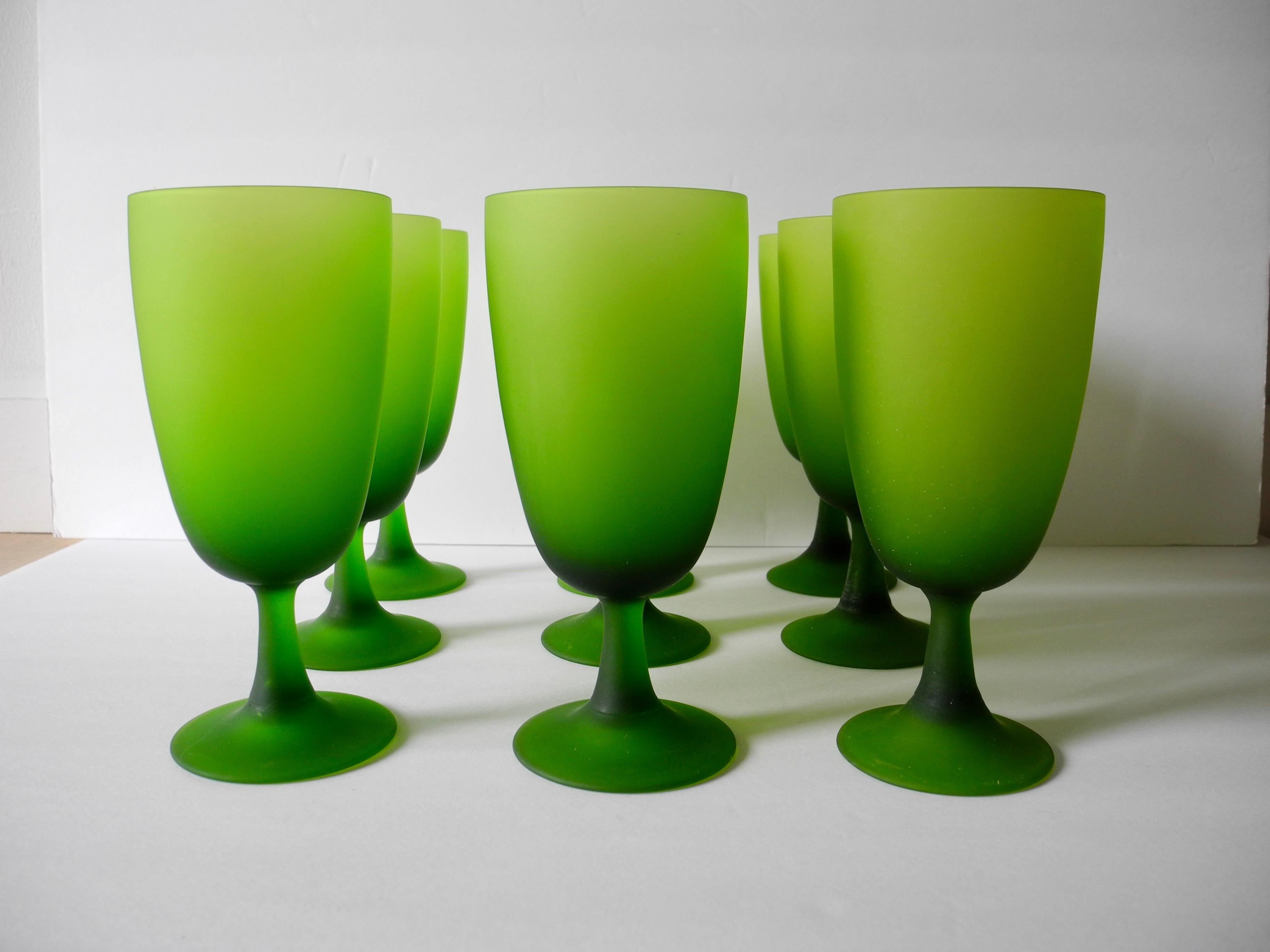 Set of Nine Modern Italian 20th Century Dinner Stemmed Glasses of Frosted Green For Sale 2