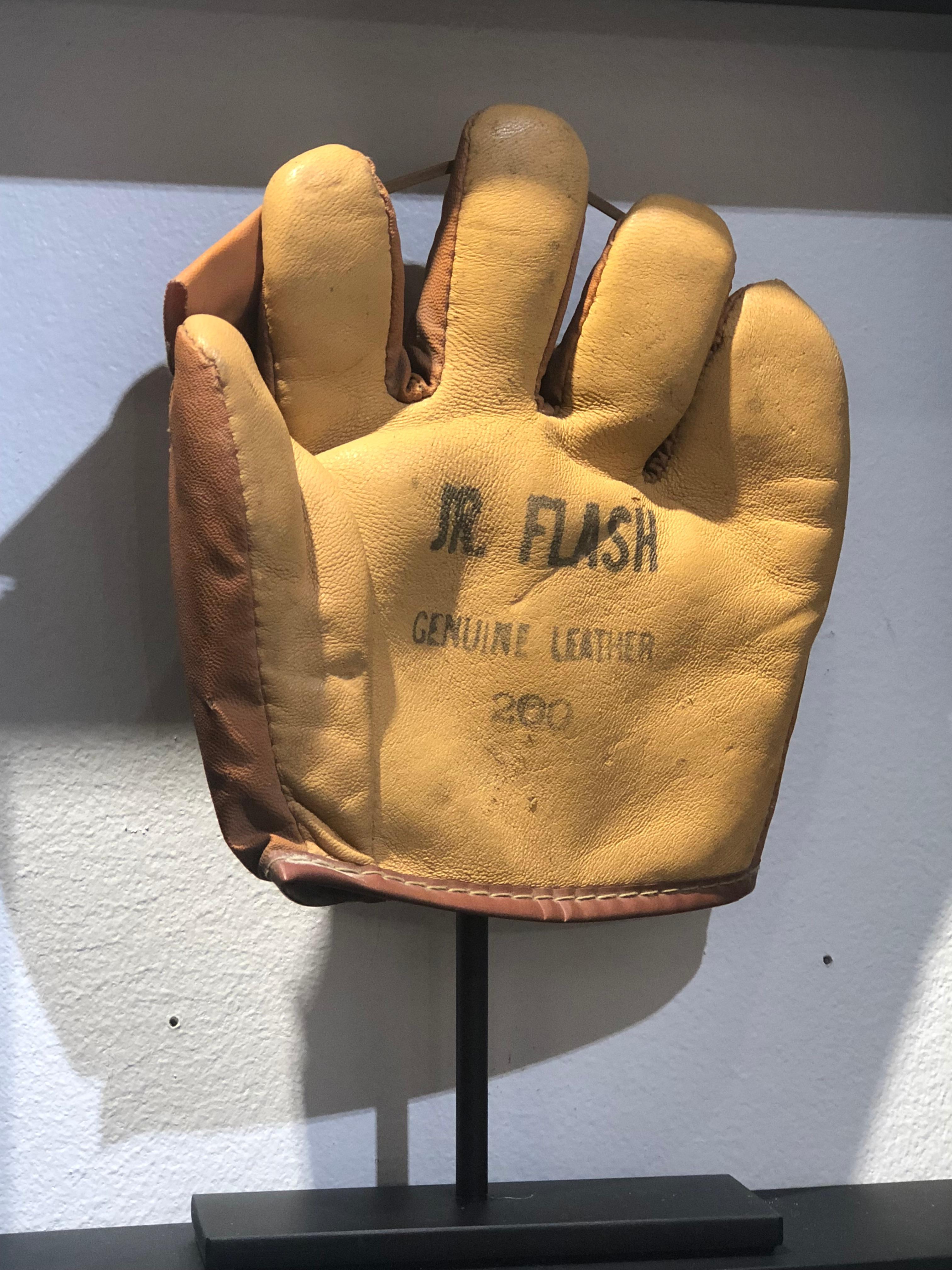 Set of Nine Rare Antique Small Children's Baseball Gloves In Good Condition In Stamford, CT