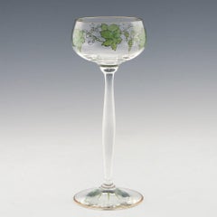 Satz von neun emaillierten Weingläsern mit Theresiental-Weinreben, um 1905