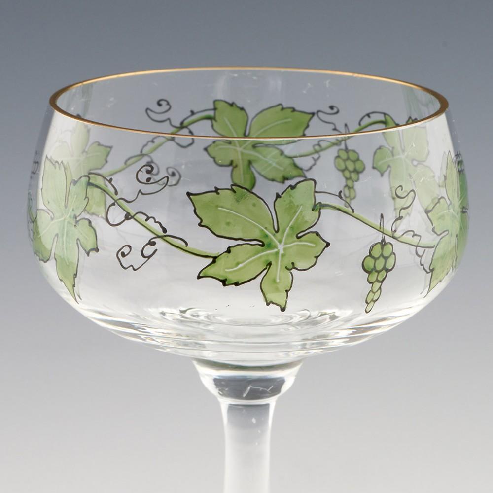 Art nouveau Ensemble de neuf verres à vin émaillés Theresiental Grapevine, c1905 en vente