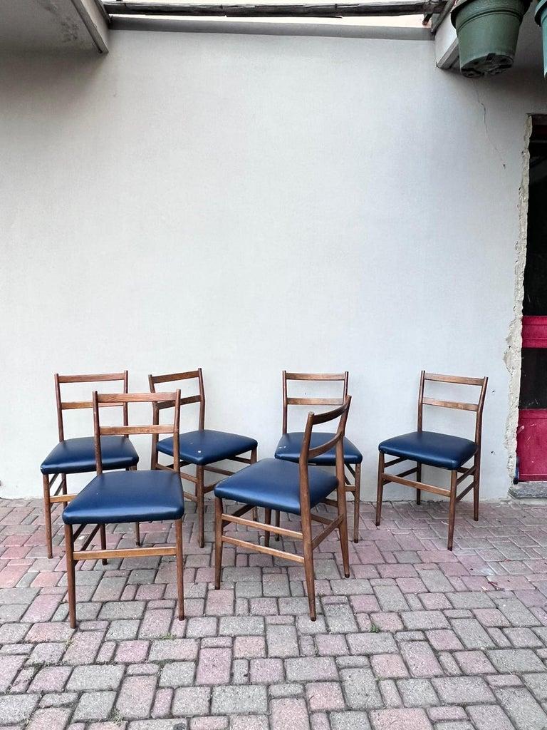 Italian Set of Nine Vintage Gio Ponti Leggera Dining Chairs in Blue Leather, Collectible For Sale