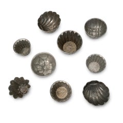 Lot de neuf moules vintage miniatures en aluminium pour gelée et desserts