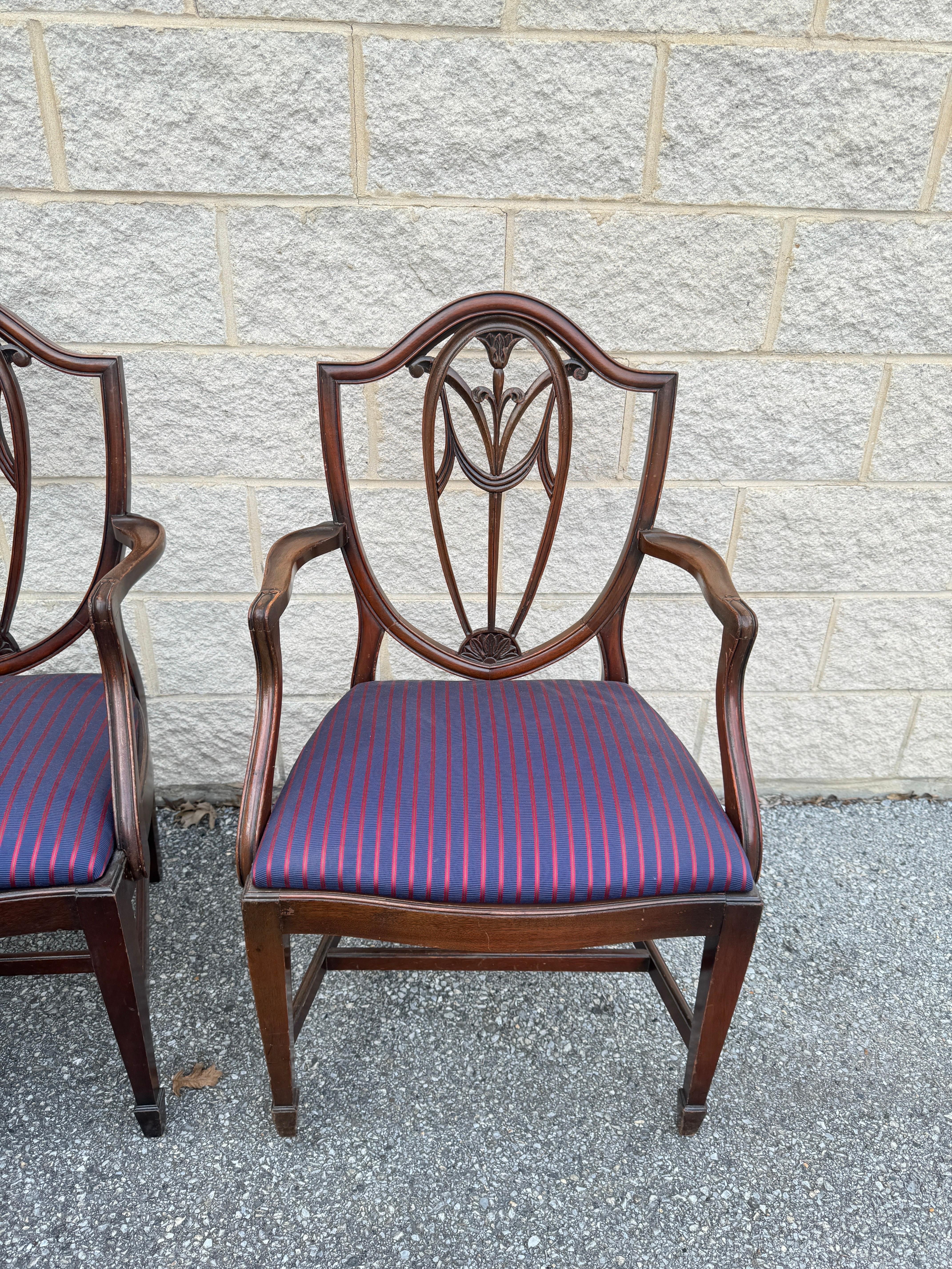 Unknown Set of Nine Vintage Sheraton Style Carved Shield Back Dining Chairs For Sale
