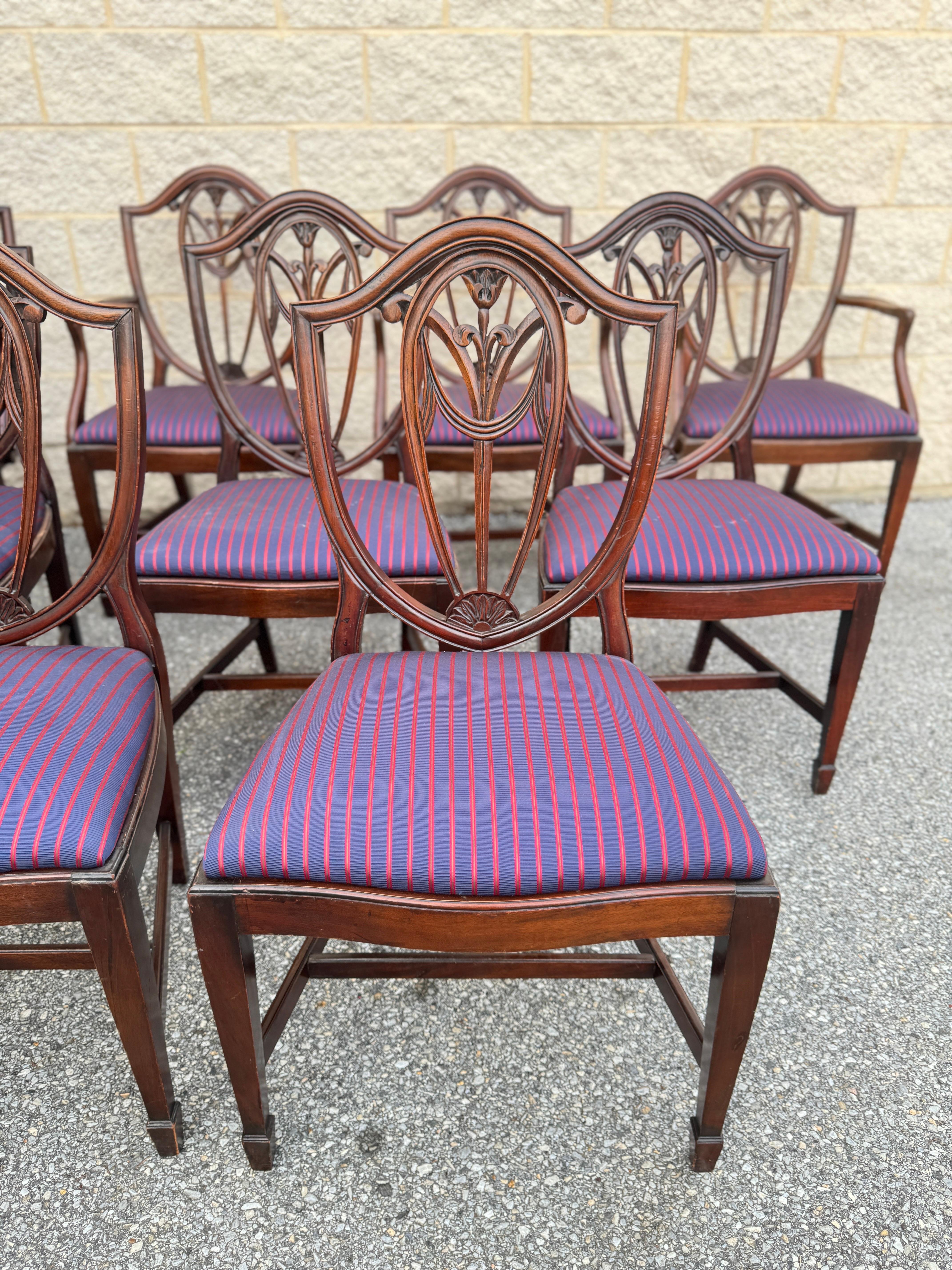 Set of Nine Vintage Sheraton Style Carved Shield Back Dining Chairs In Good Condition For Sale In Elkton, MD