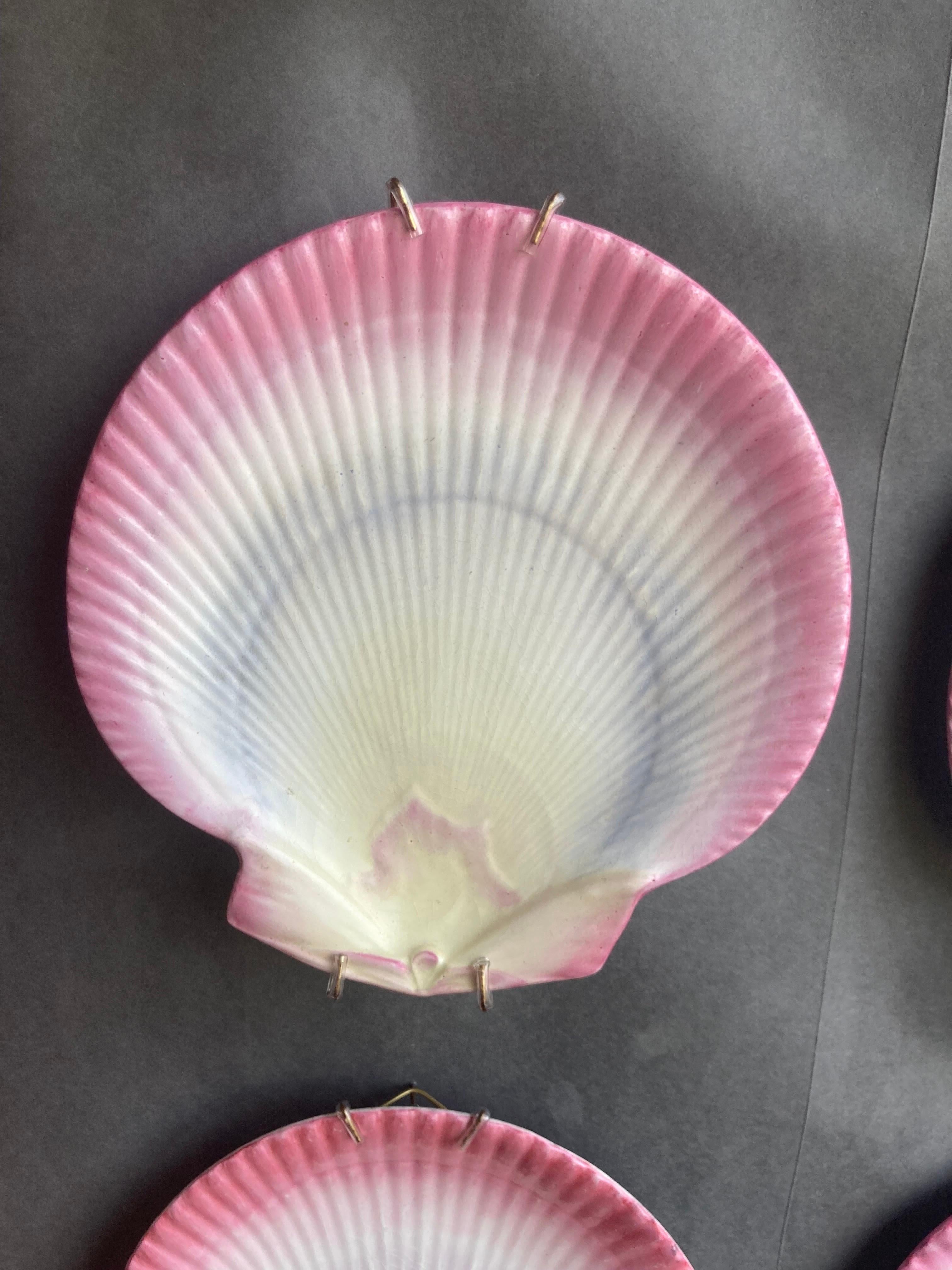 Set of Nine Wedgwood Nautilus Pearlware Plates In Good Condition For Sale In East Hampton, NY