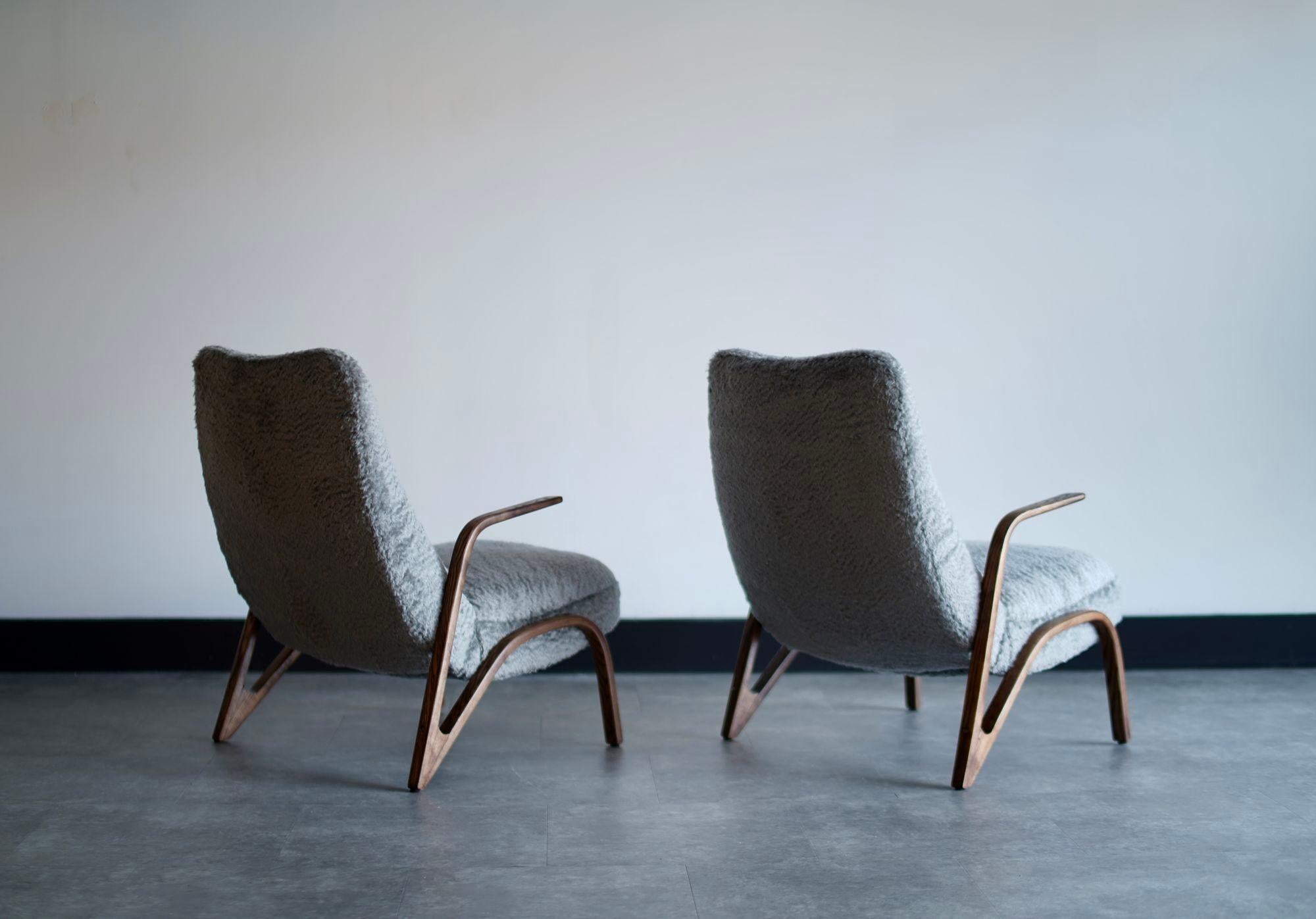 Set of Oak Lounge Chairs by Paul Bode in Mohair, C. 1960s In Excellent Condition In Westport, CT