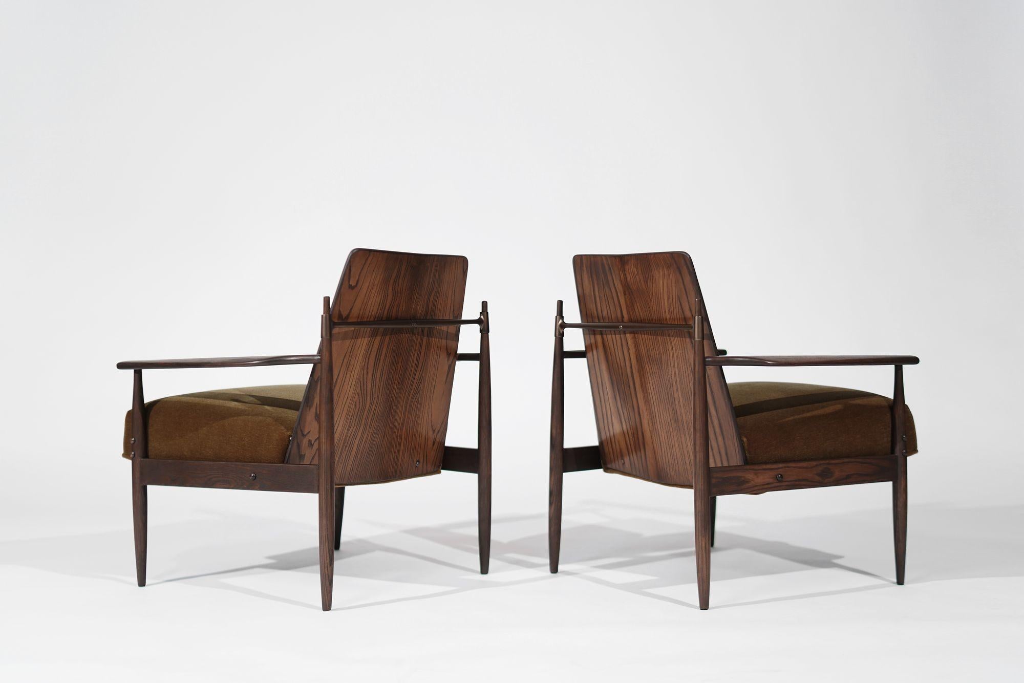 Américain Ensemble de chaises longues en Oak, Mohair et Bronze par Dan Johnson, C. 1950s en vente
