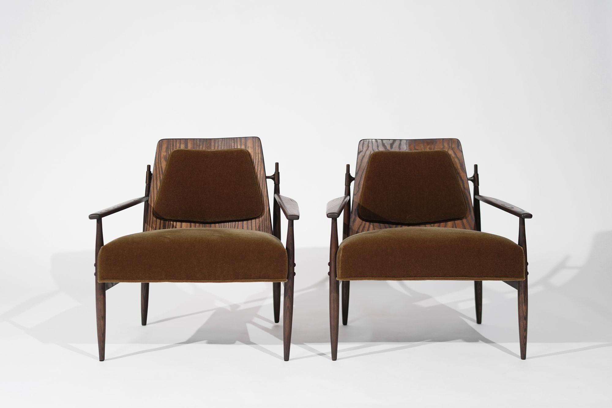 Set of Oak, Mohair and Bronze Lounge Chairs by Dan Johnson, C. 1950s In Excellent Condition For Sale In Westport, CT