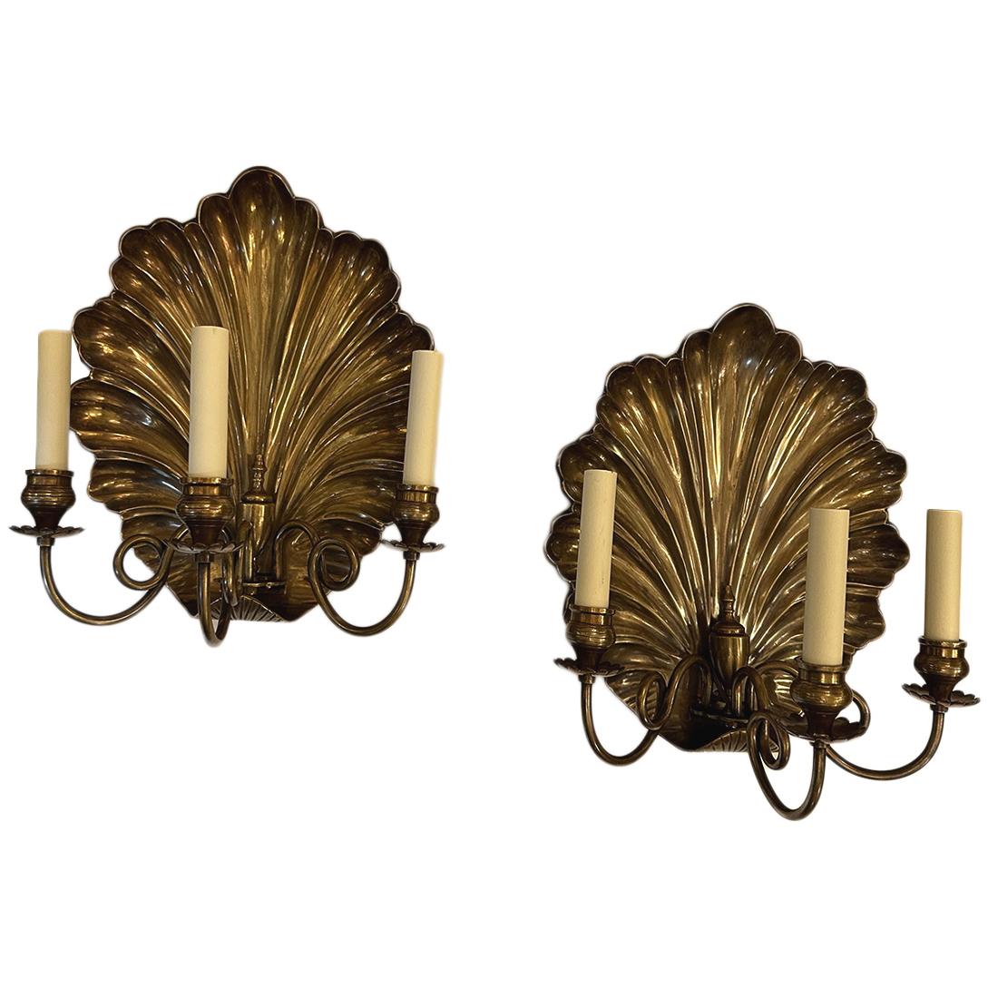 Bronzo Set di grandi lampade a conchiglia in bronzo, vendute a coppia in vendita