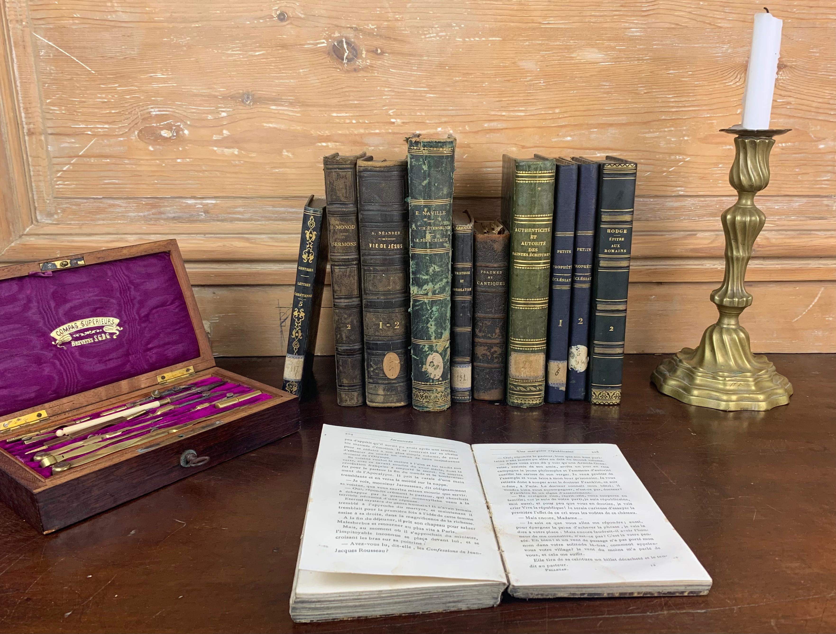 Set of Old Books from 19th Century In Good Condition For Sale In Beuzevillette, FR