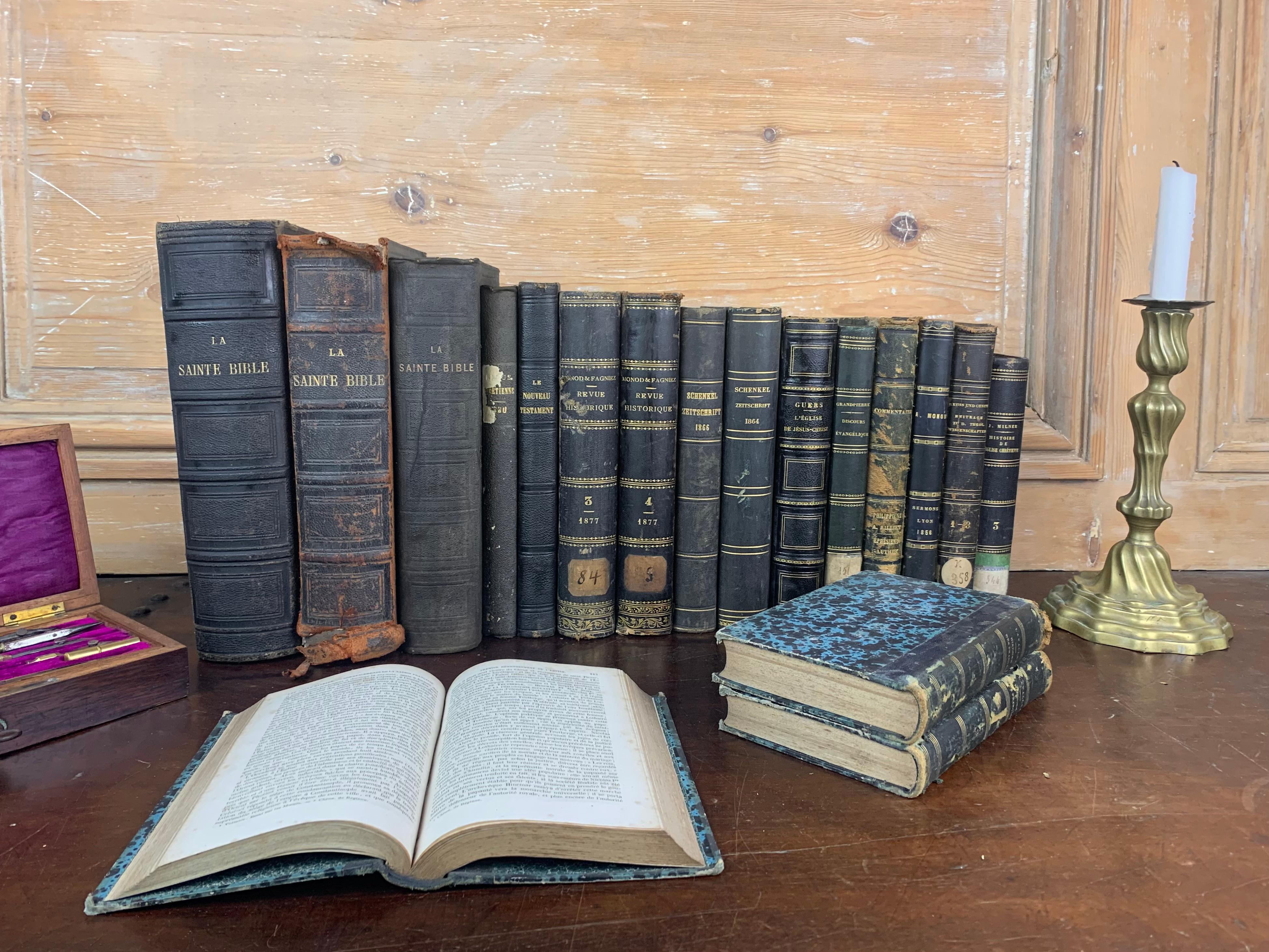 Cuir Ensemble de livres anciens reliés 19ème siècle en vente
