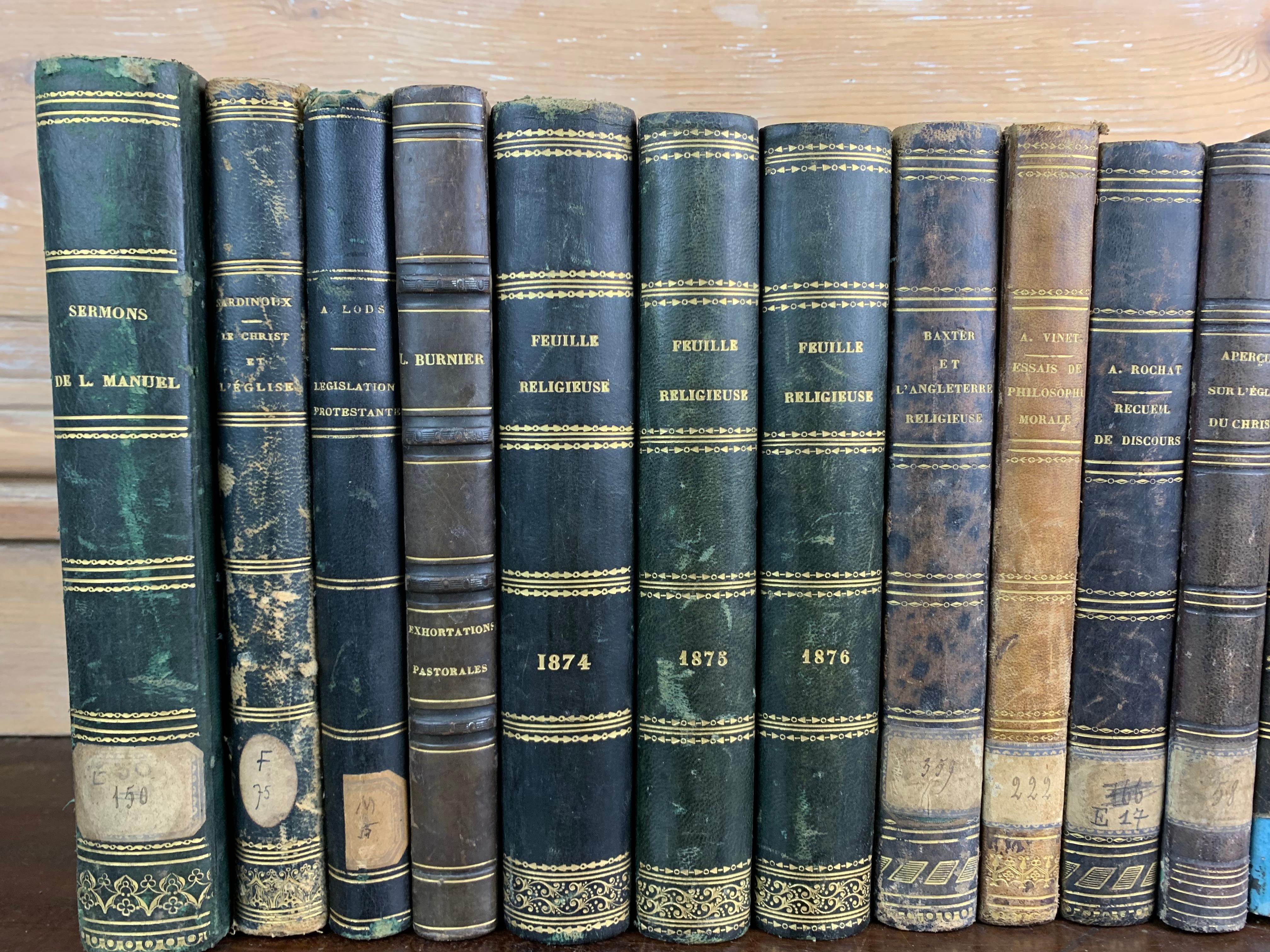 Ensemble de vieux livres reliés du XIXe siècle, France 3