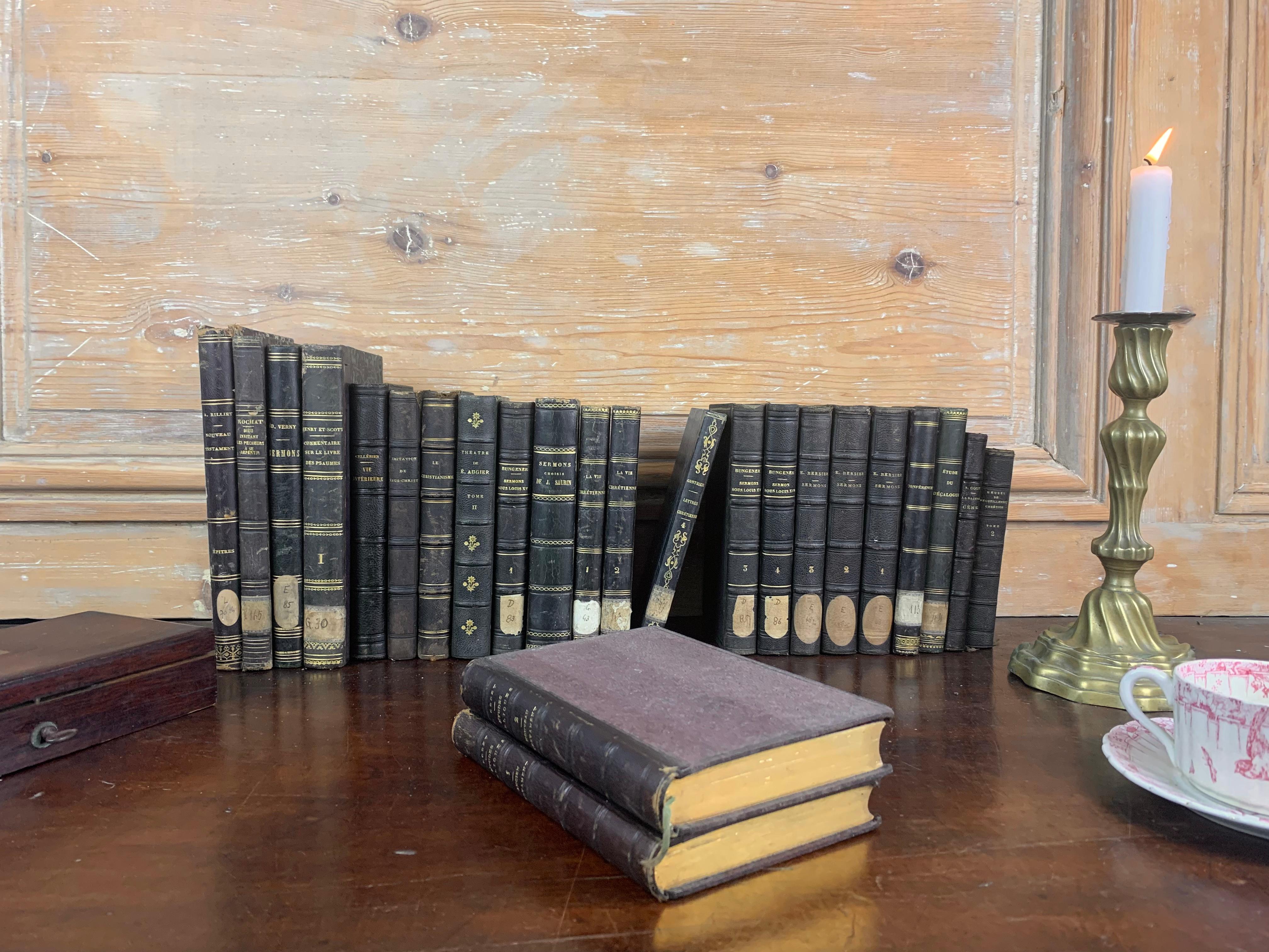 Set alter, gebundener Bücher aus Frankreich, aus dem 19. Jahrhundert  im Angebot 3