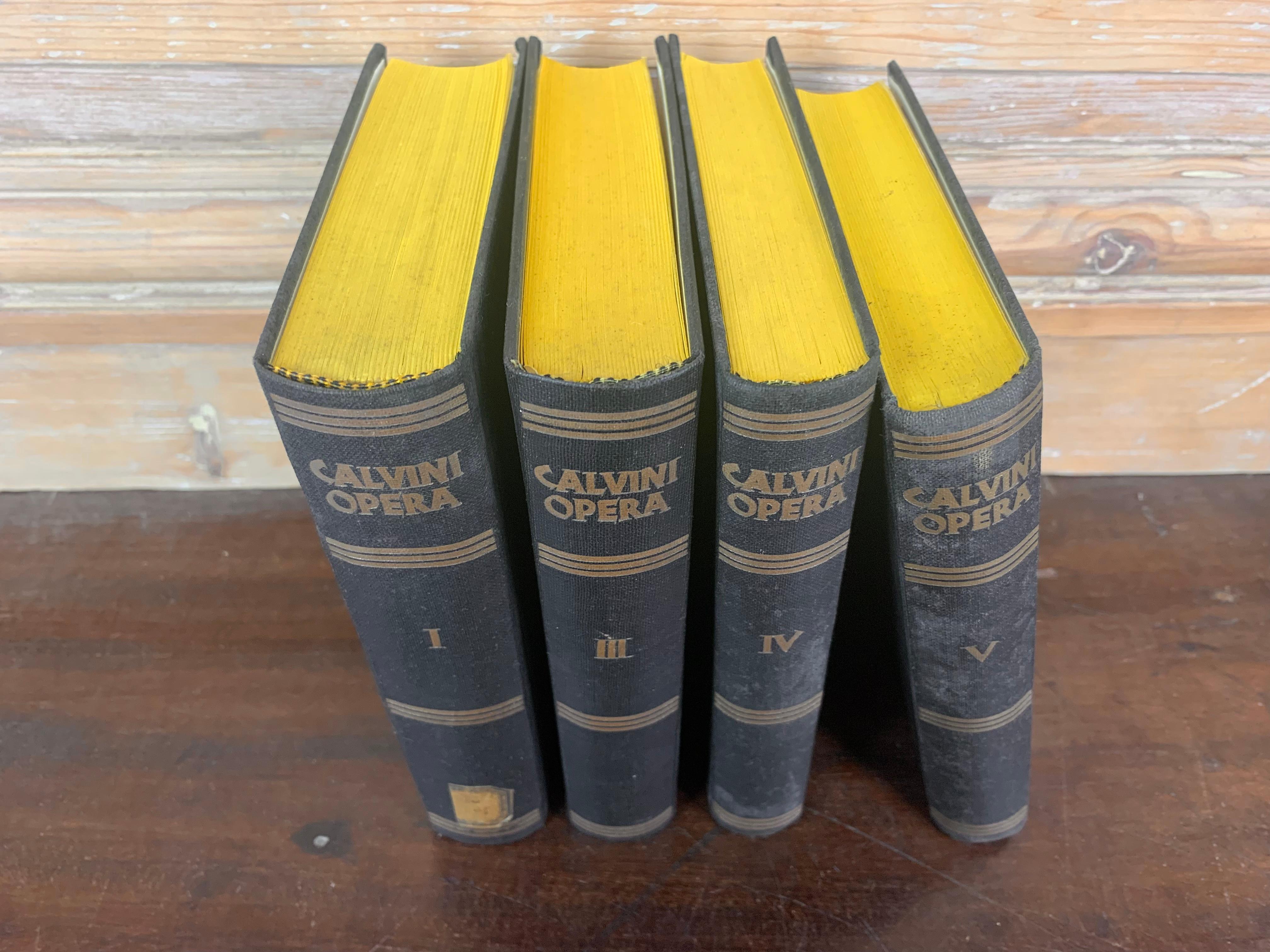Ensemble d'anciens livres religieux 