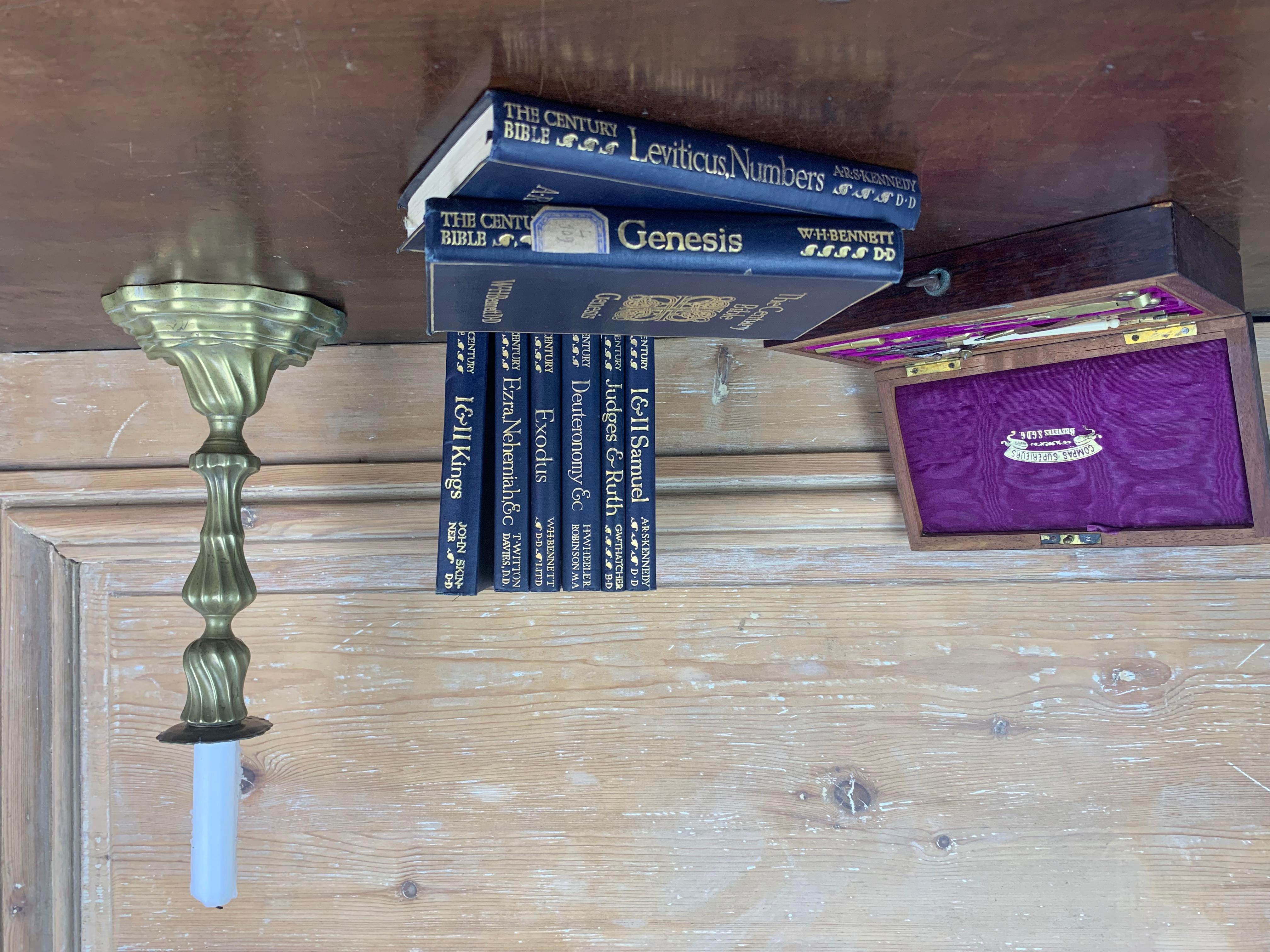 Set of Old Religious Books circa 1900 In Good Condition For Sale In Beuzevillette, FR