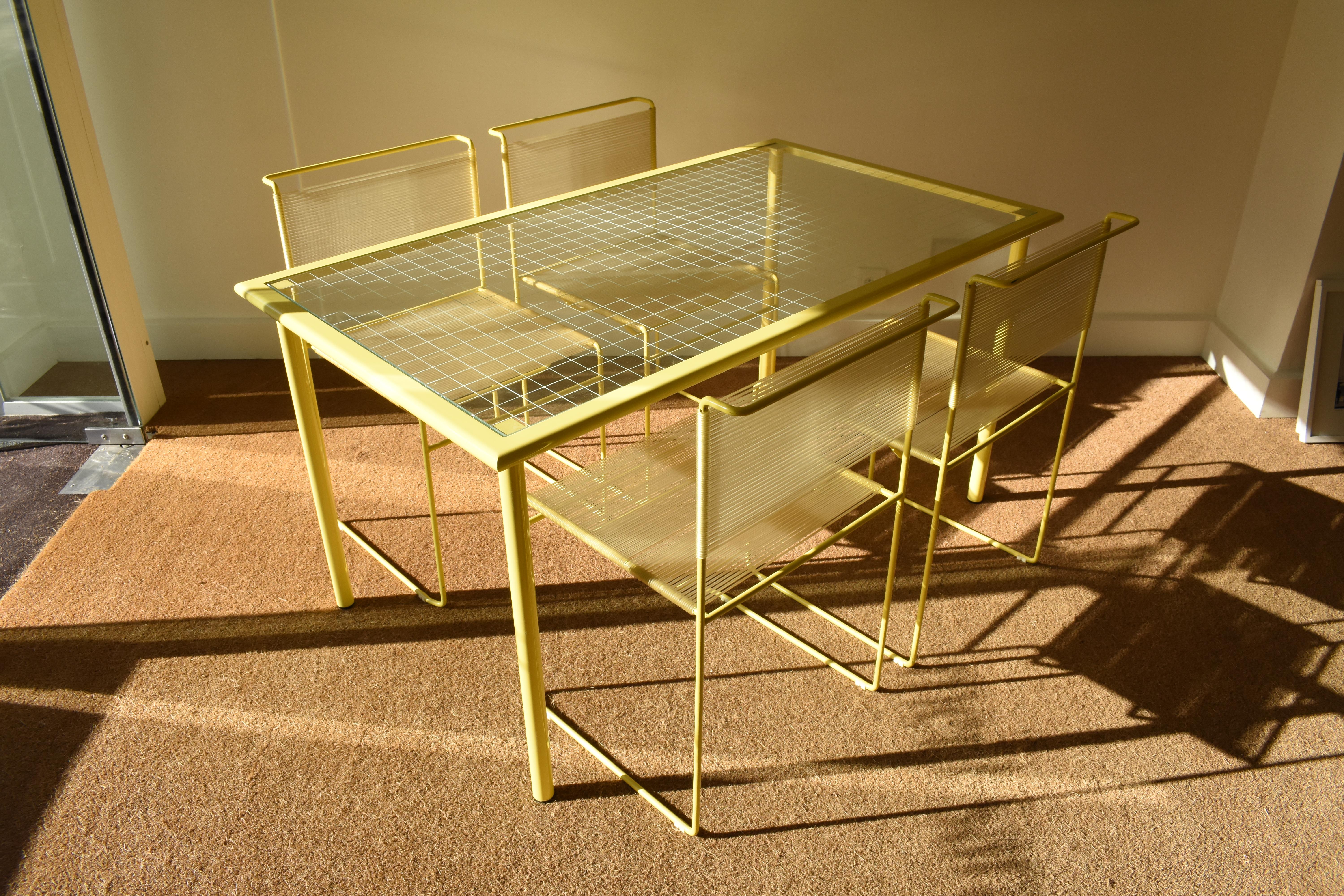 Set of one table and four chairs designed by Giandomenico Belotti for Fly Line For Sale 5