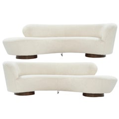 Set gegenüberliegender Sofas von Vladimir Kagan aus Bouclé