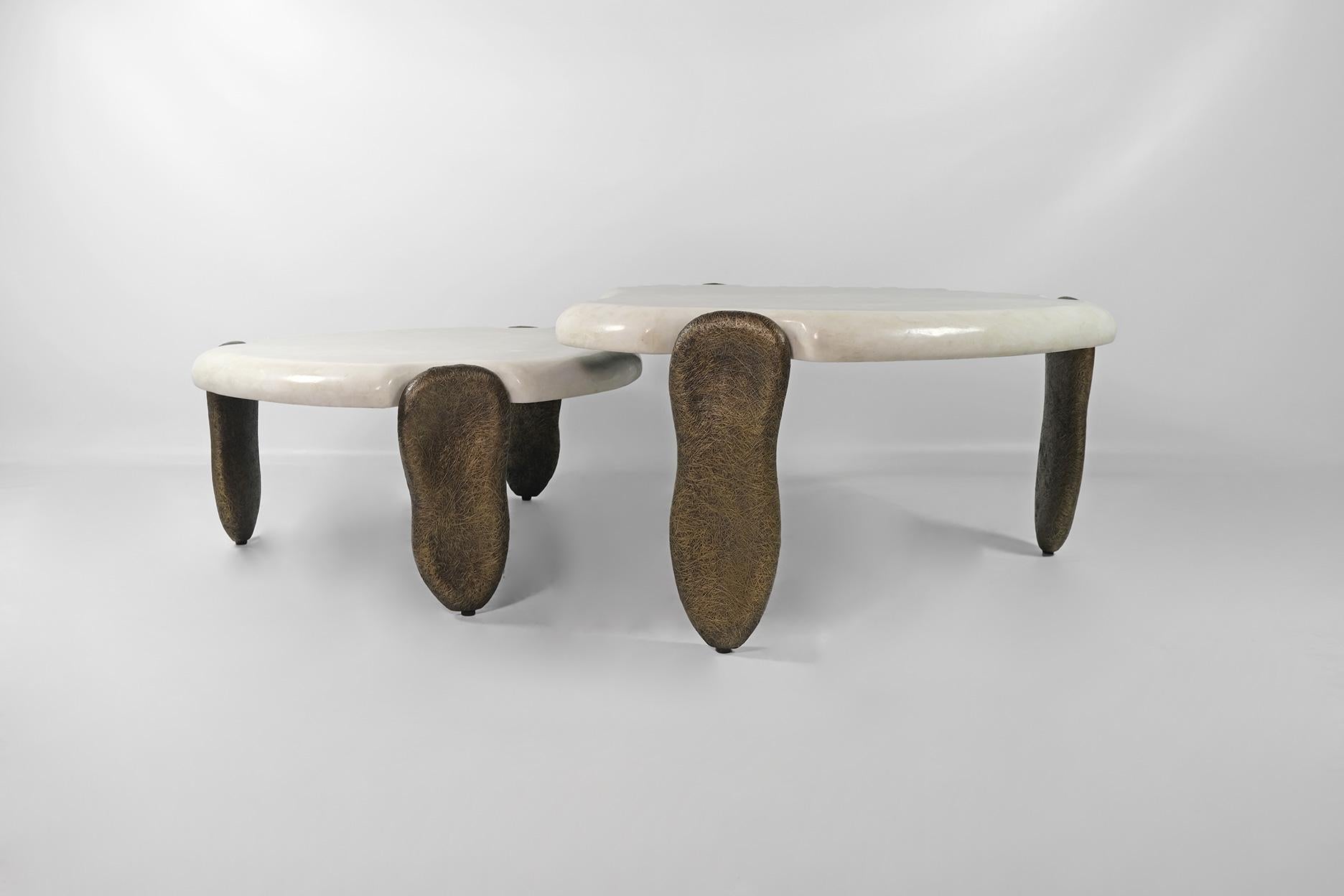 Set organischer Couchtische aus Bergkristall und Bronzeausführung von Ginger Brown im Zustand „Neu“ im Angebot in Bourguebus, FR