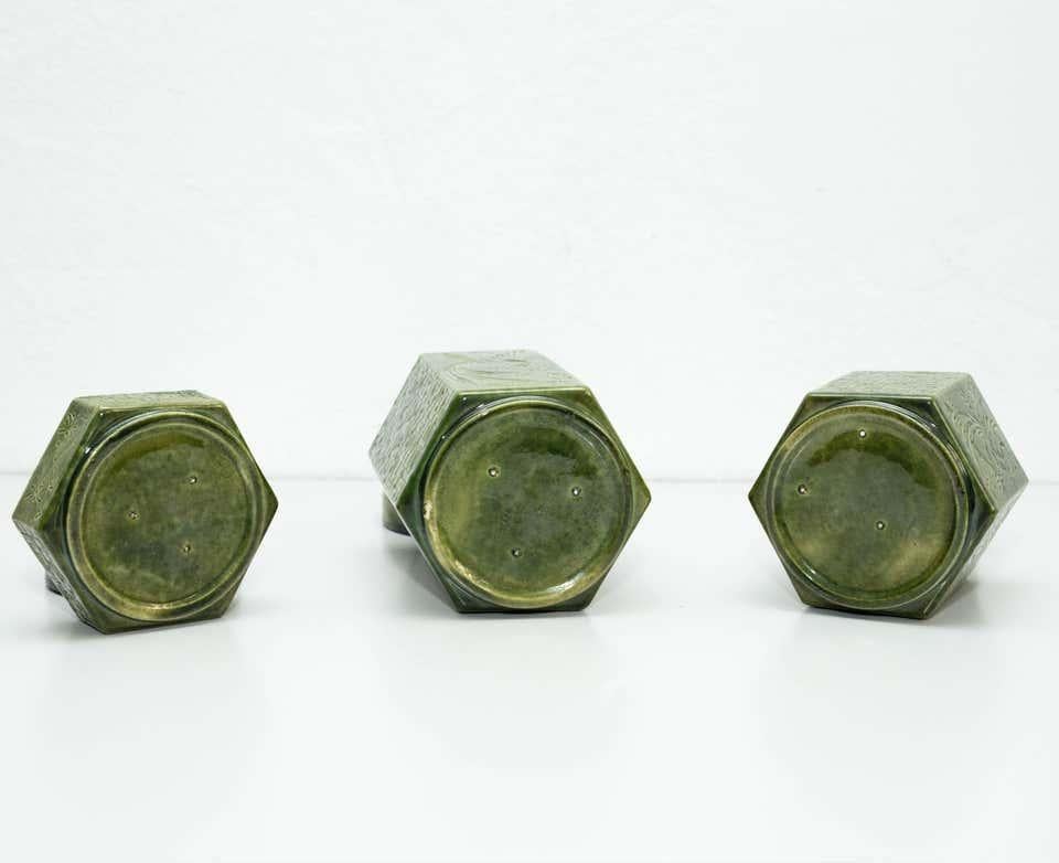 Ensemble de vases en céramique orientale, vers 1960 en vente 10