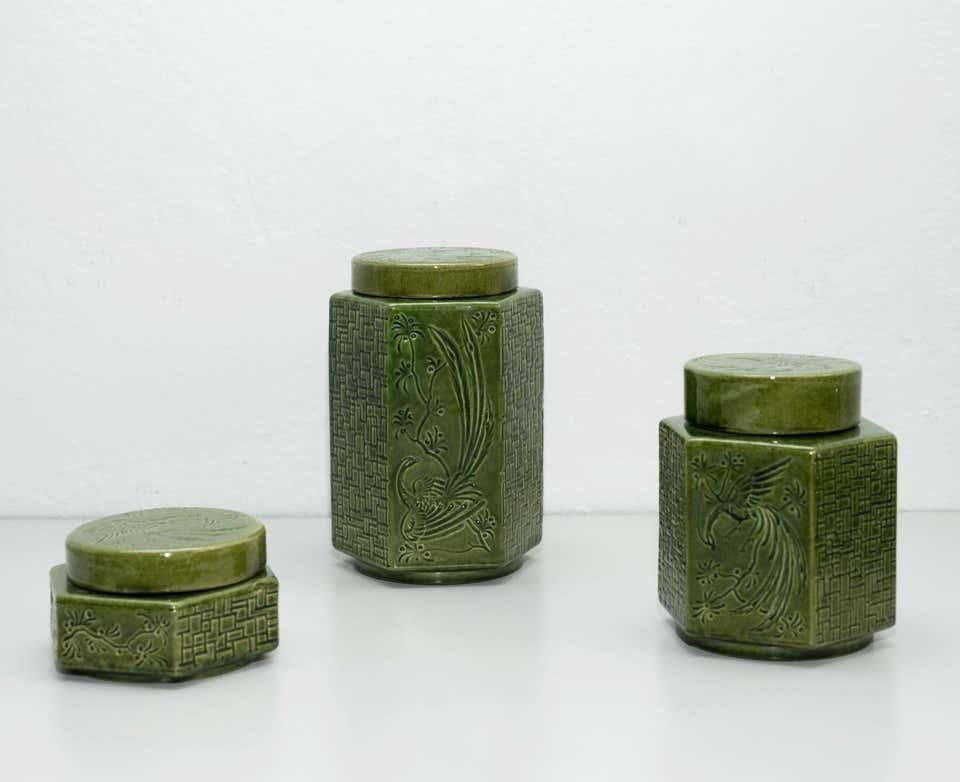 Mid-Century Modern Ensemble de vases en céramique orientale, vers 1960 en vente